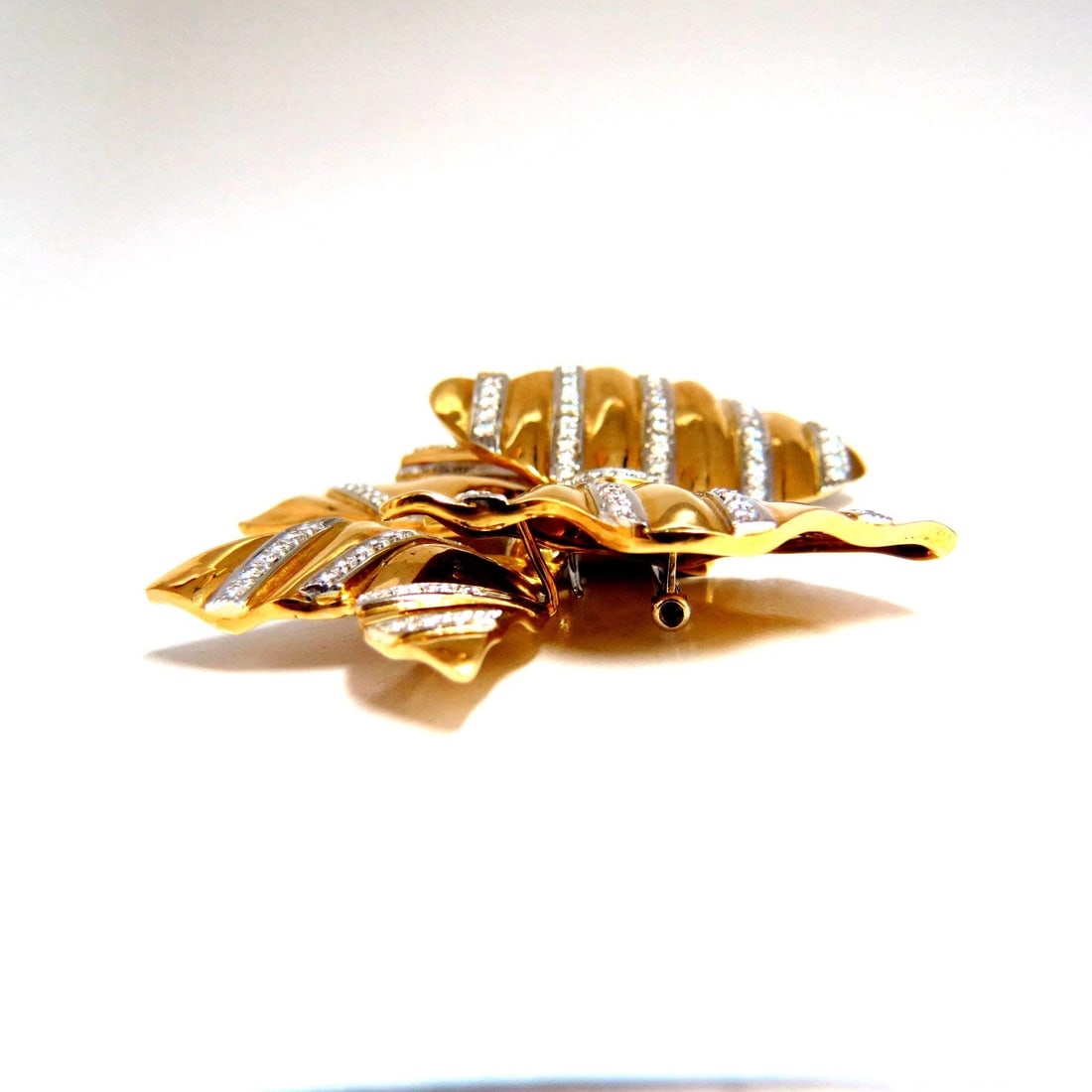 4.00ct Diamonds Large Sized Ribbon Pin 3D - 3