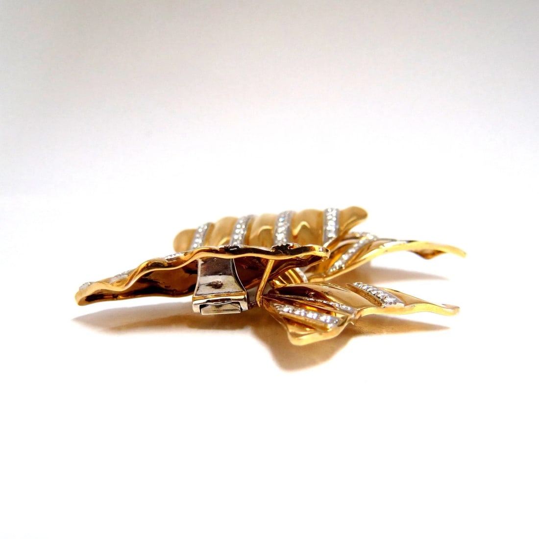 4.00ct Diamonds Large Sized Ribbon Pin 3D - 4
