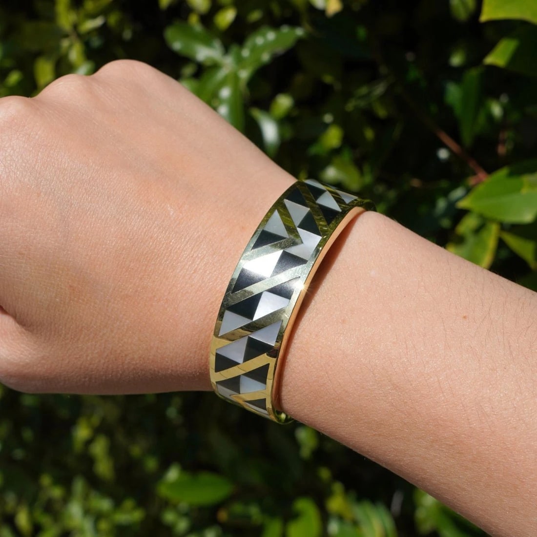 Angela Cummings Tiffany & Co. 1986 18k Gold Onyx Mother of Pearl Inlay Bracelet - 2