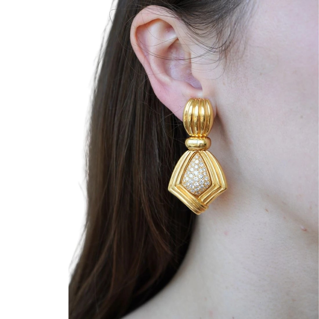 Vintage Boucheron Paris 18k Gold Diamond Ribbed Drop Earrings - 2