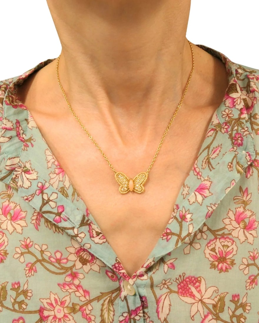 Van Cleef & Arpels Butterfly Necklace Diamond Coral 18k Gold - 2