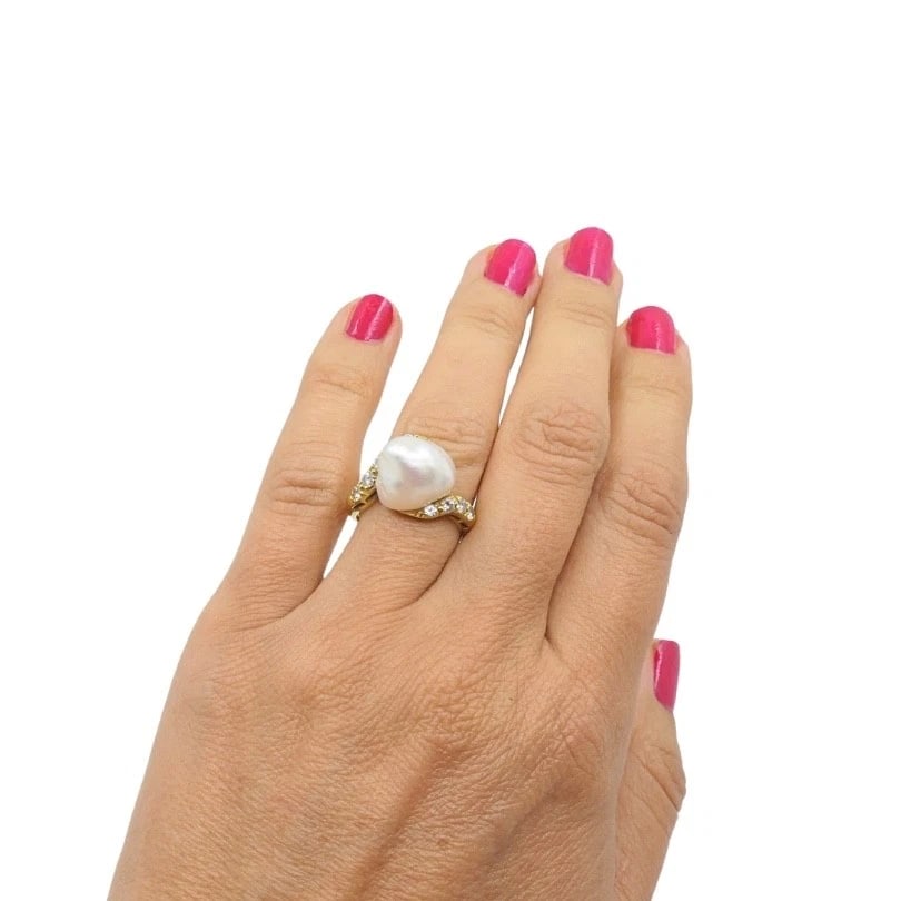 Vintage 18k Yellow Gold Baroque Pearl Diamond Ring - 2