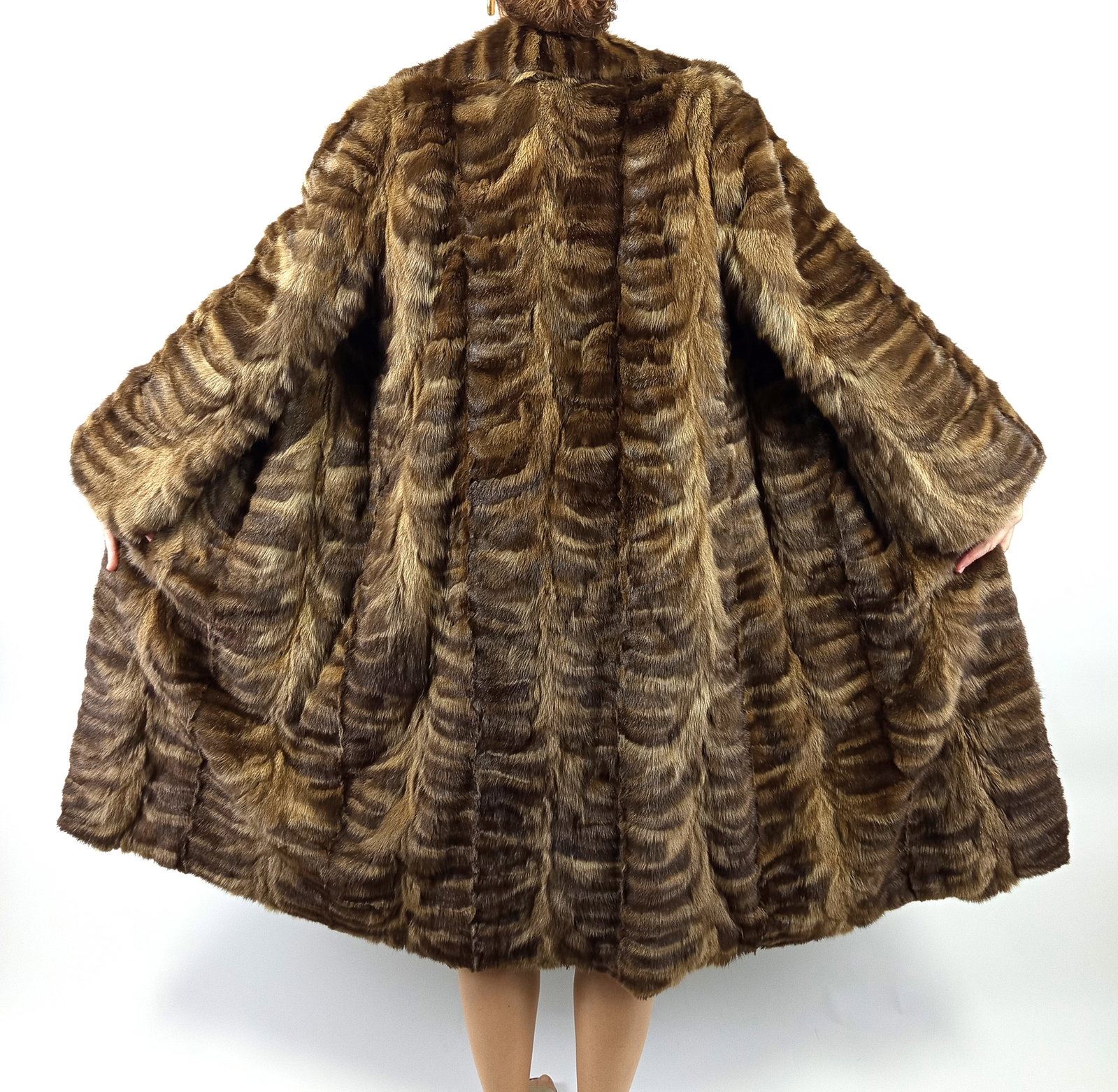 SABLE FUR COAT EU: L; US: 16 - 6