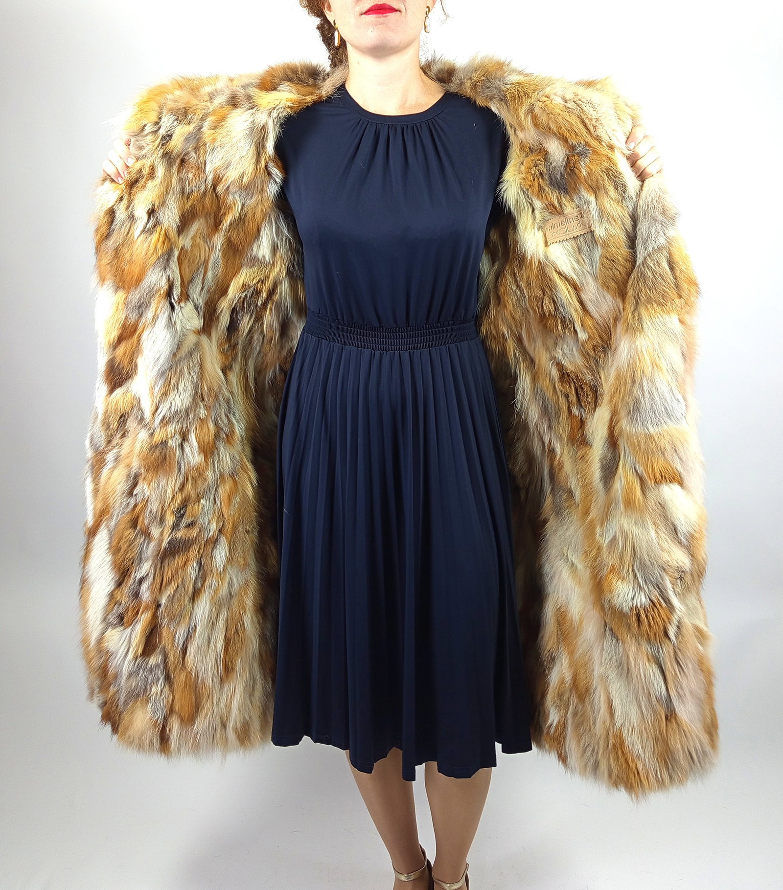 GREY PARCA RED FOX FUR COAT EU: L ; US: 16 - 7