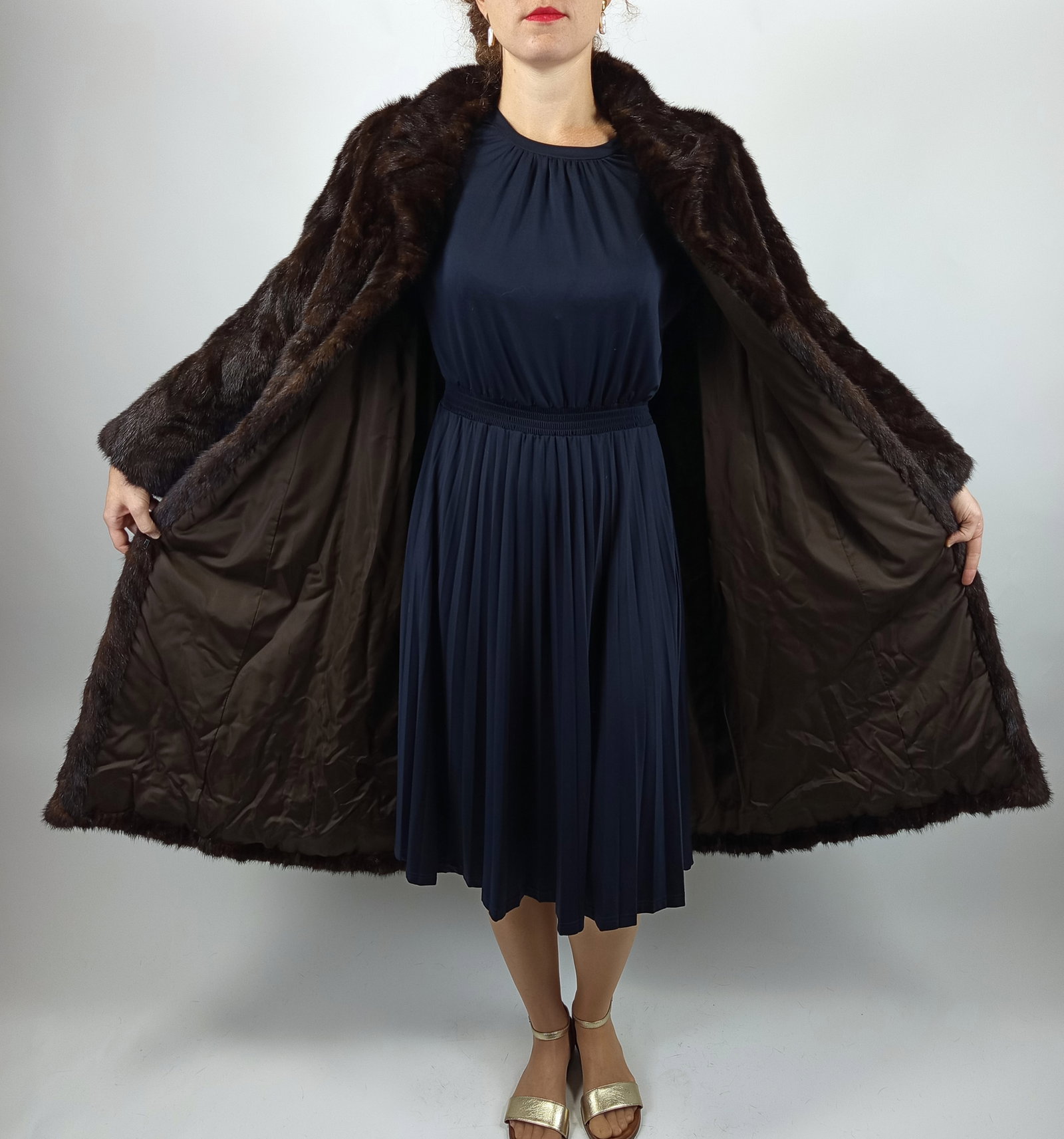 LONG BROWN MINK FUR COAT EU: XL ; US: 20 - 7