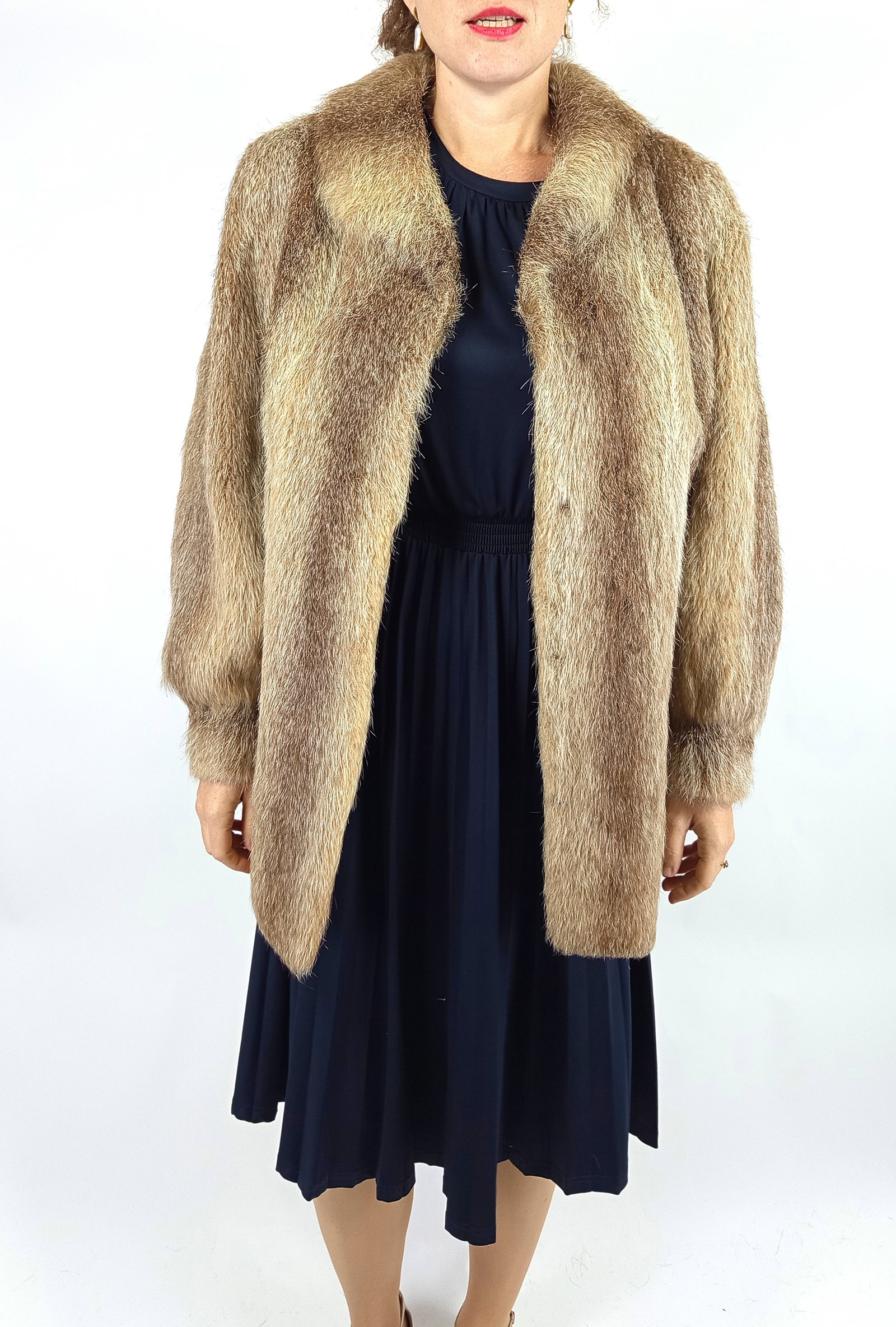 NUTRIA FUR COAT EU: L ; US: 16 - 7