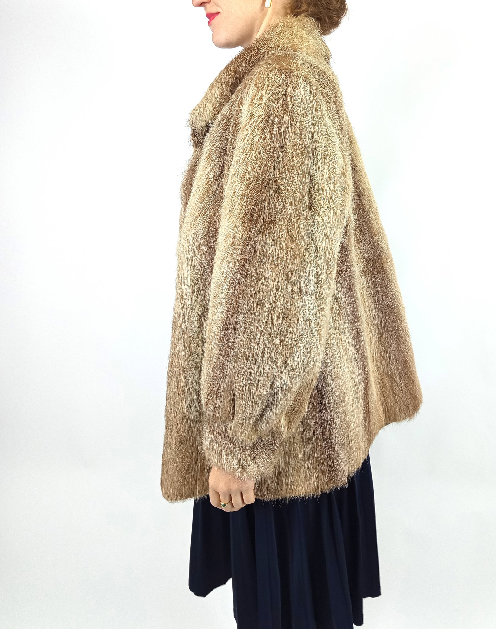 NUTRIA FUR COAT EU: L ; US: 16 - 8