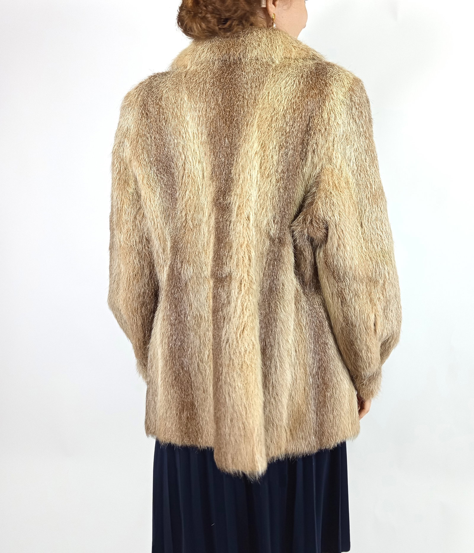 NUTRIA FUR COAT EU: L ; US: 16 - 9