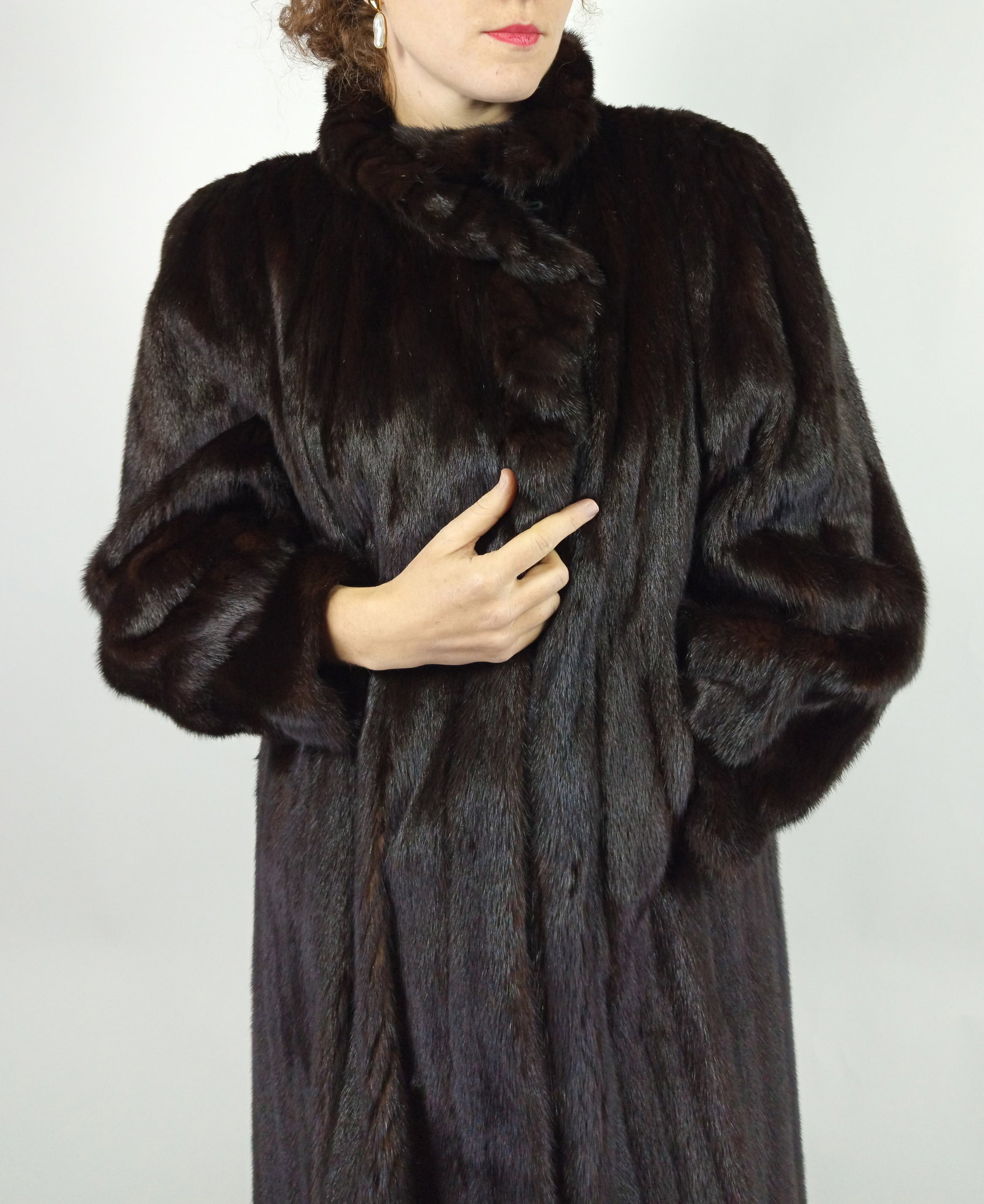 LONG BROWN MINK FUR COAT EU: XL ; US: 20 - 2