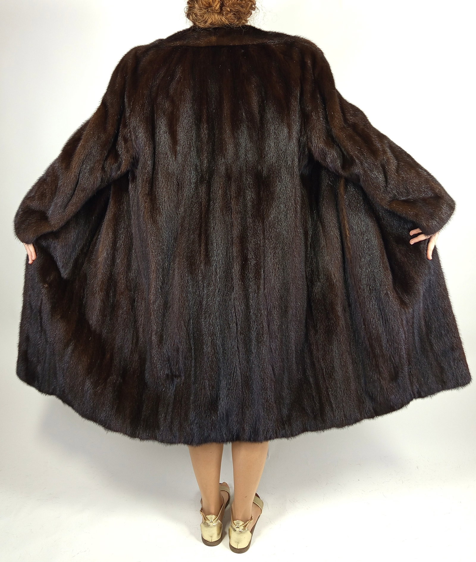 LONG BROWN MINK FUR COAT EU: XXL ; US: 24 - 4