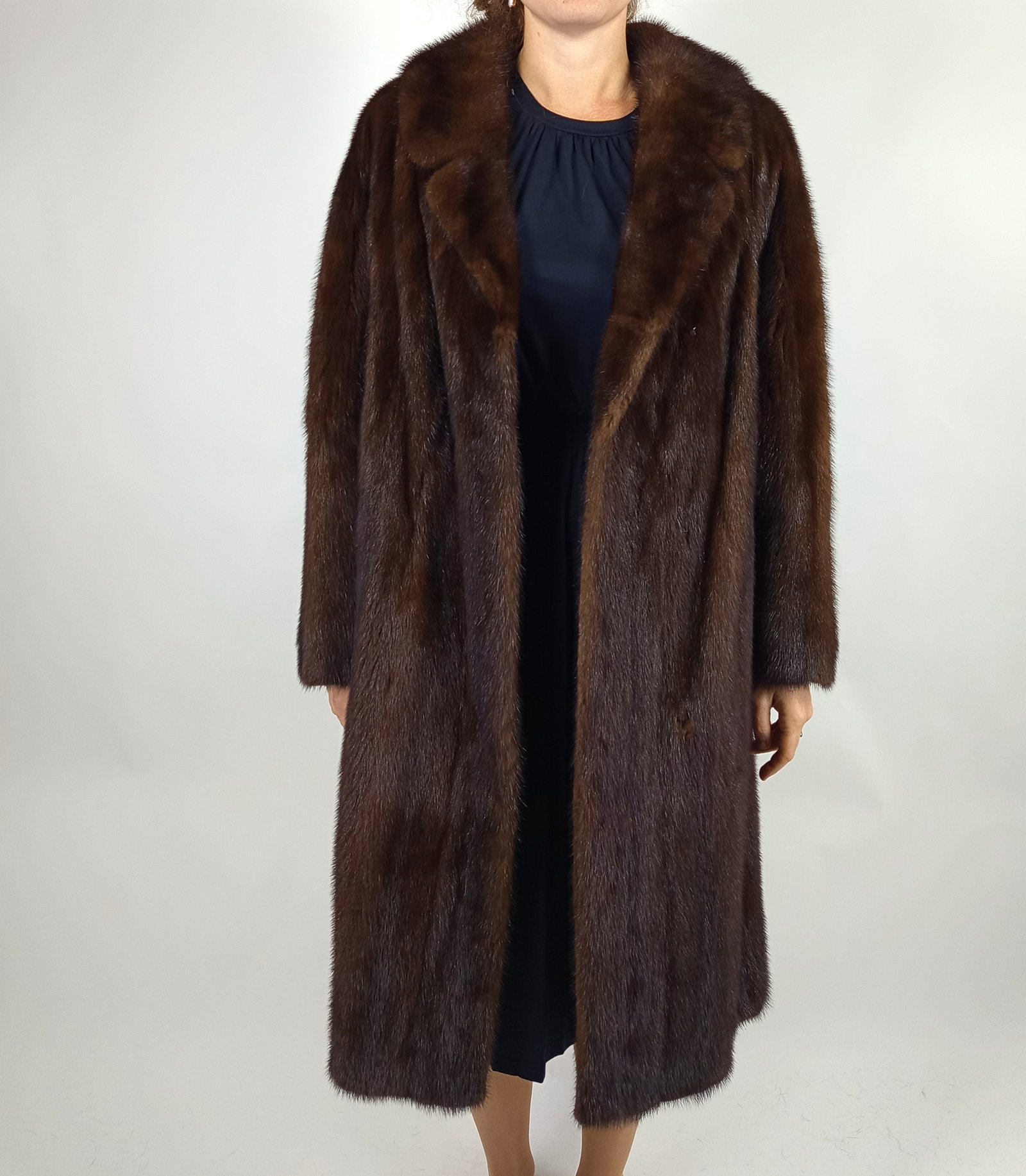 LONG BROWN MINK FUR COAT EU: XL ; US: 20 - 2