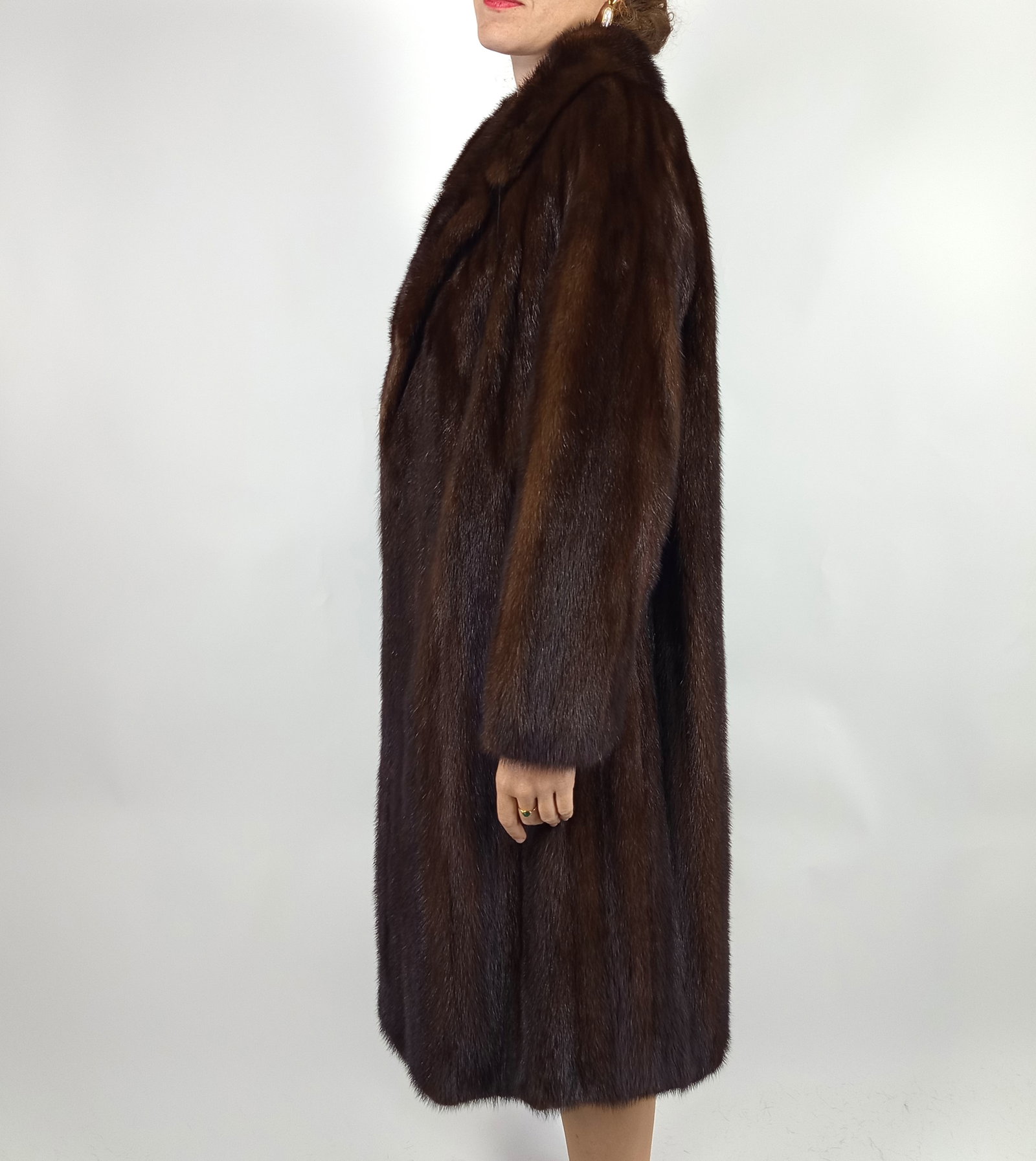 LONG BROWN MINK FUR COAT EU: XL ; US: 20 - 3