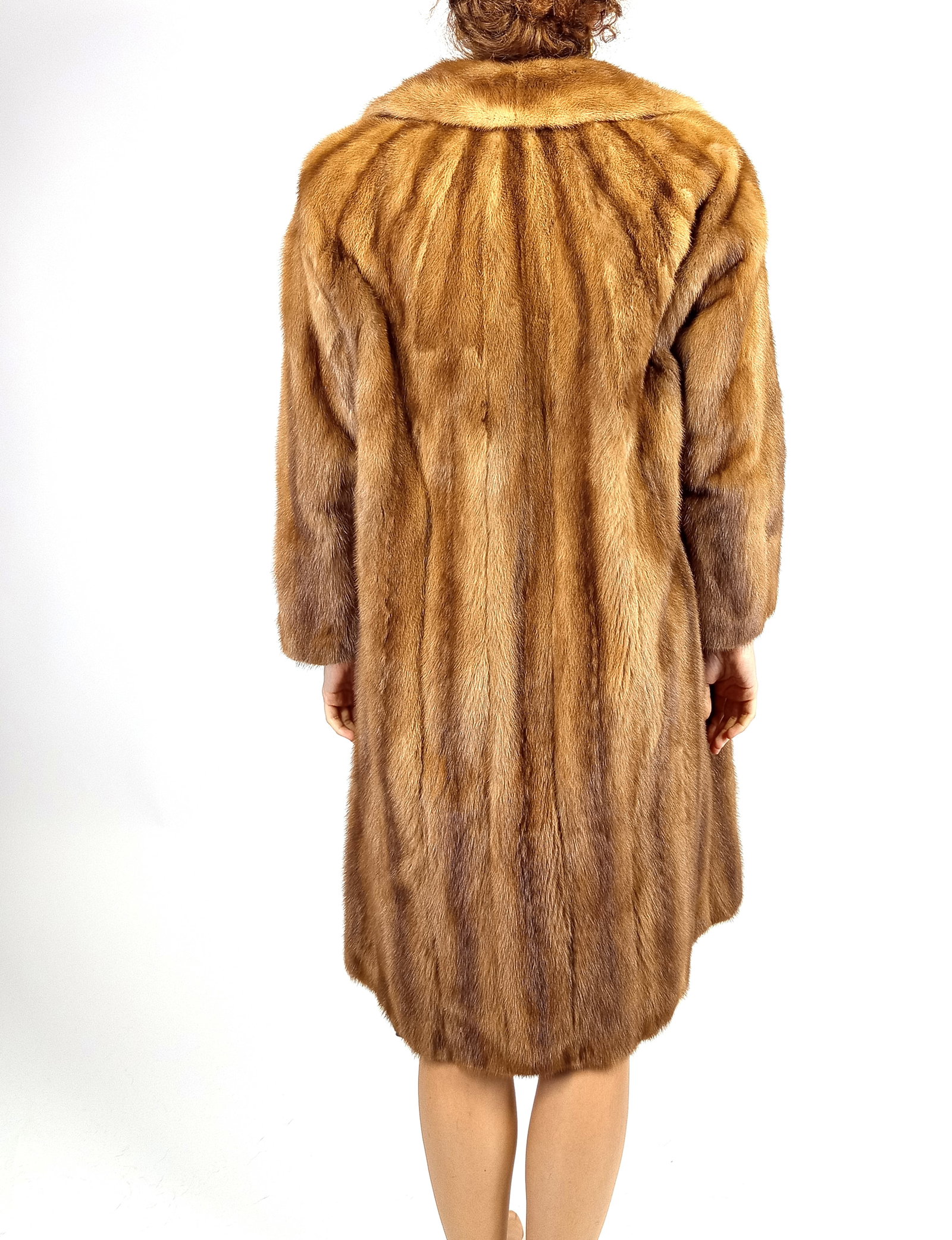 BEIGE MINK FUR COAT EU: XL ; US: 18 - 4