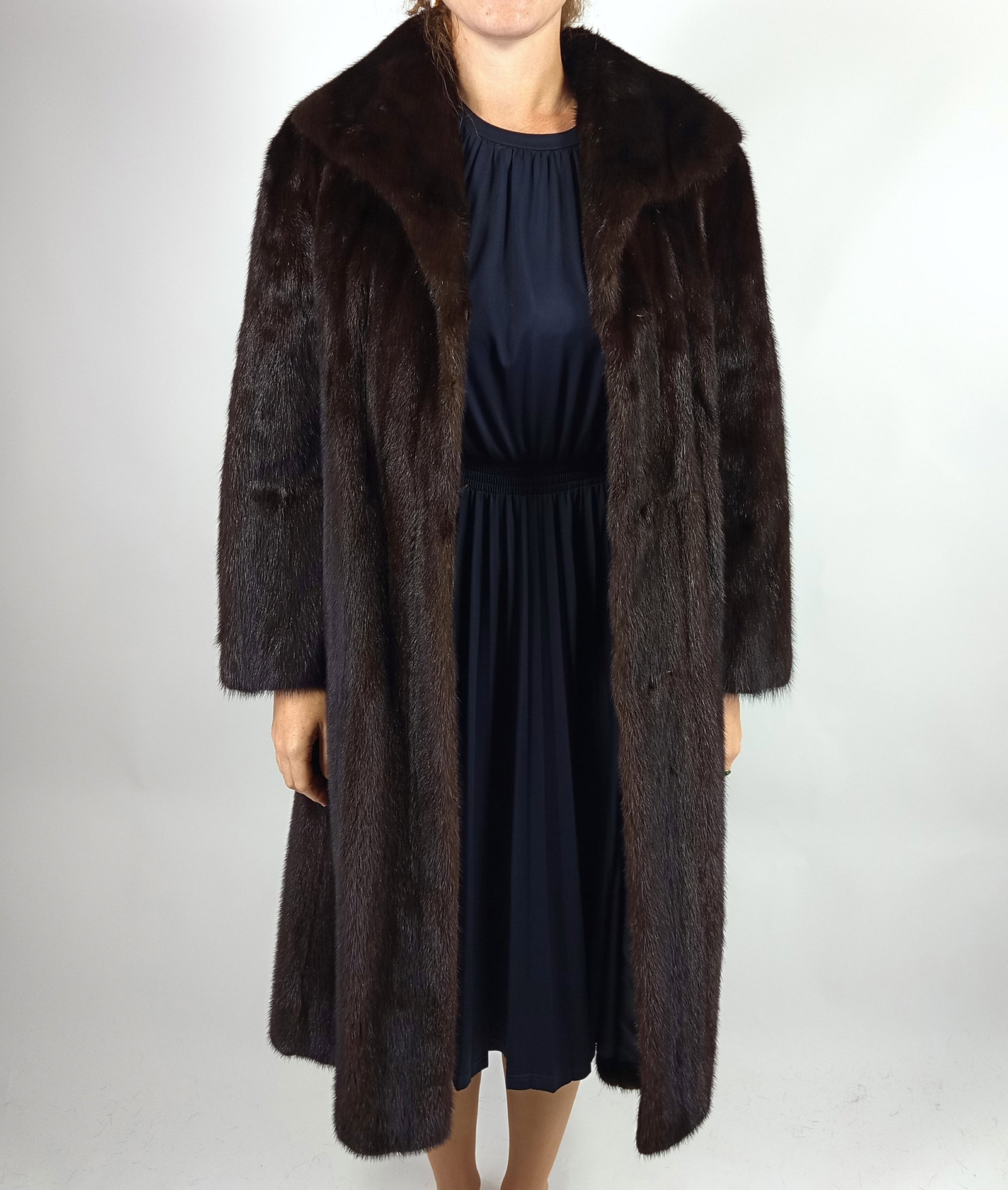 SAGA MAHOGNAY MINK FUR COAT EU: L; US: 16 - 2