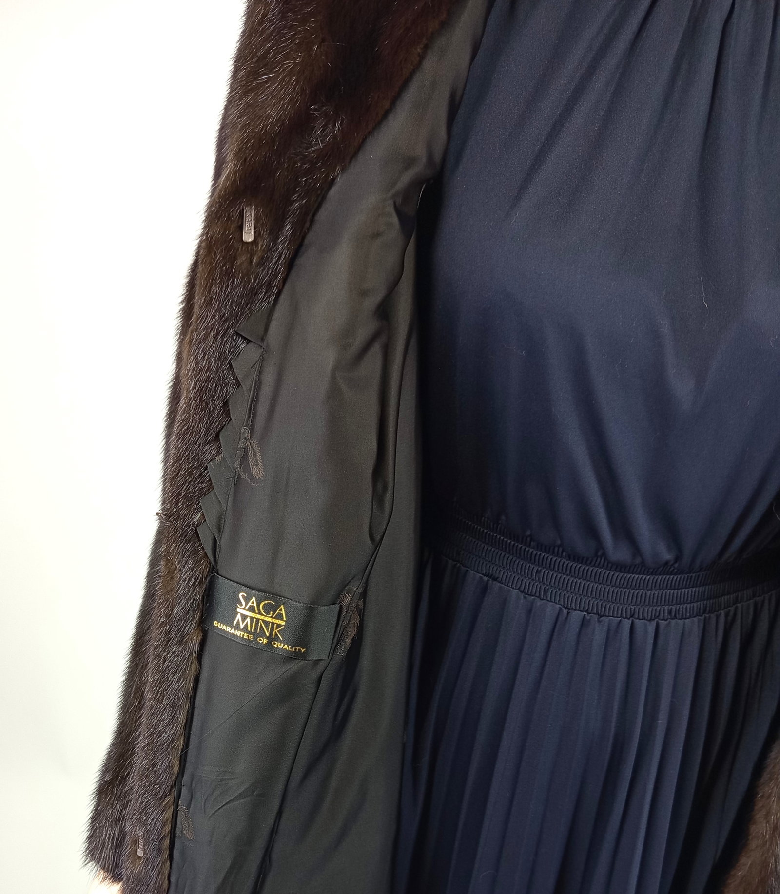 SAGA MAHOGNAY MINK FUR COAT EU: L; US: 16 - 7