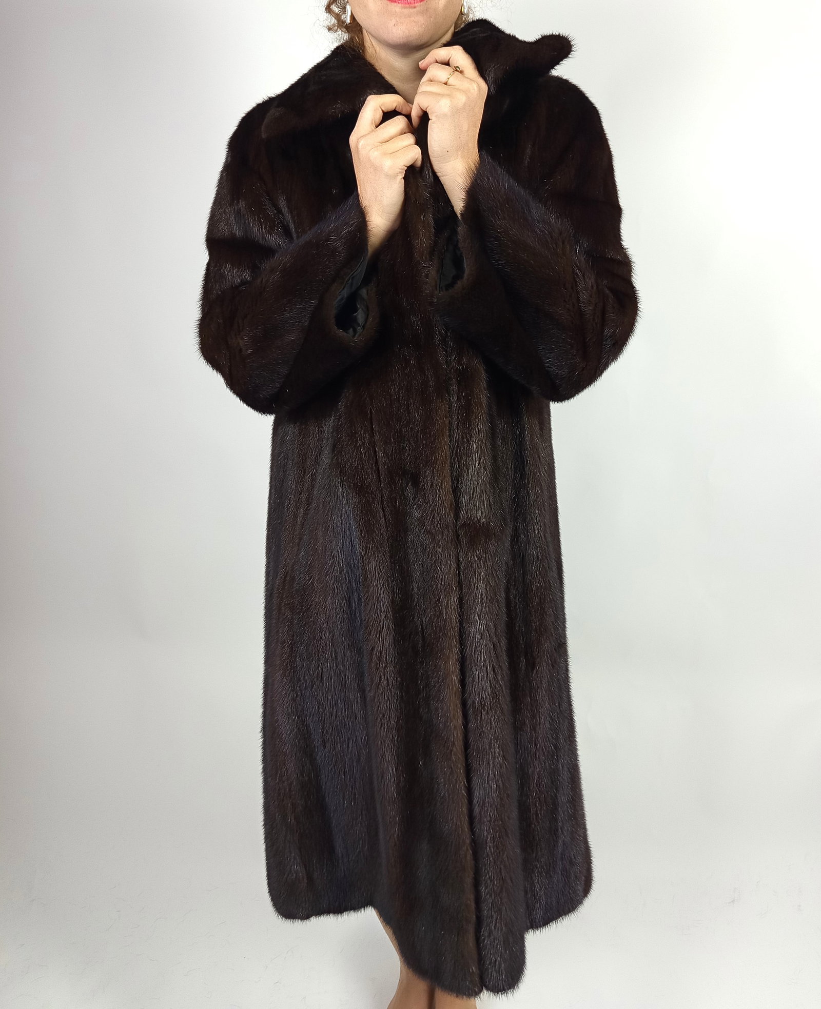 SAGA MAHOGNAY MINK FUR COAT EU: L; US: 16 - 8