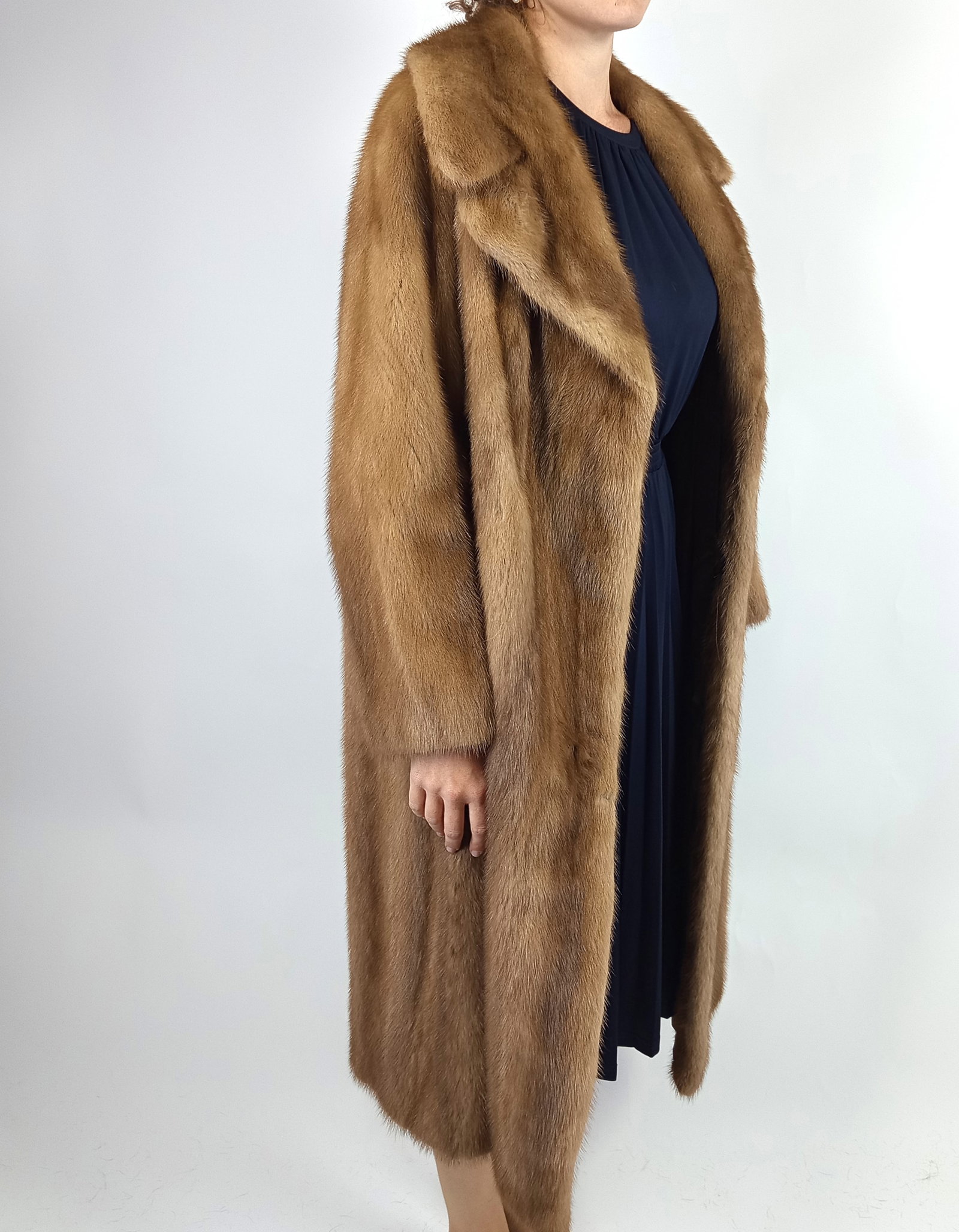 BEIGE MINK FUR COAT EU: XL ; US: 18 - 6