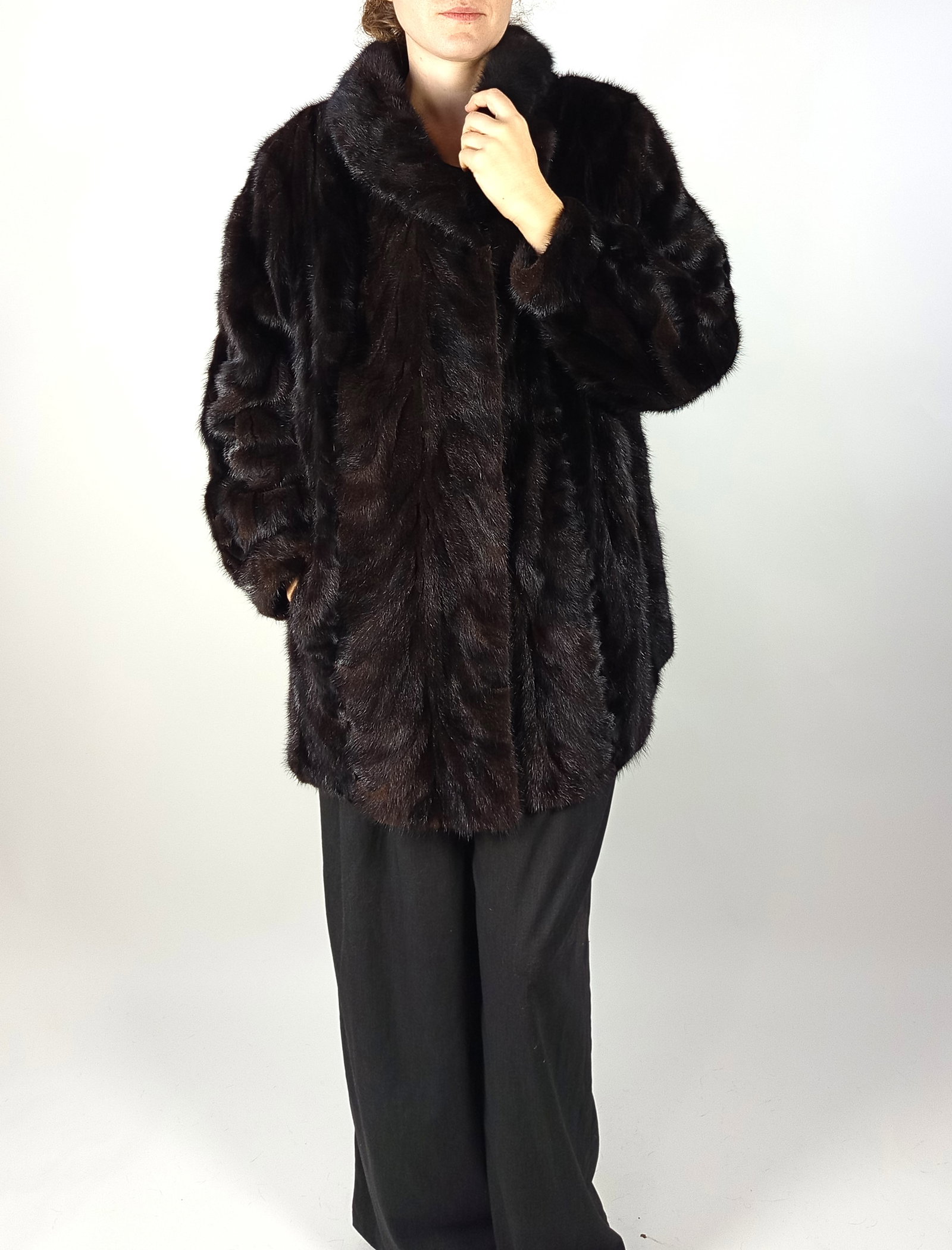 MAHOGANY MINK SHORT COAT EU: XXL - US:24 (1 of 9)