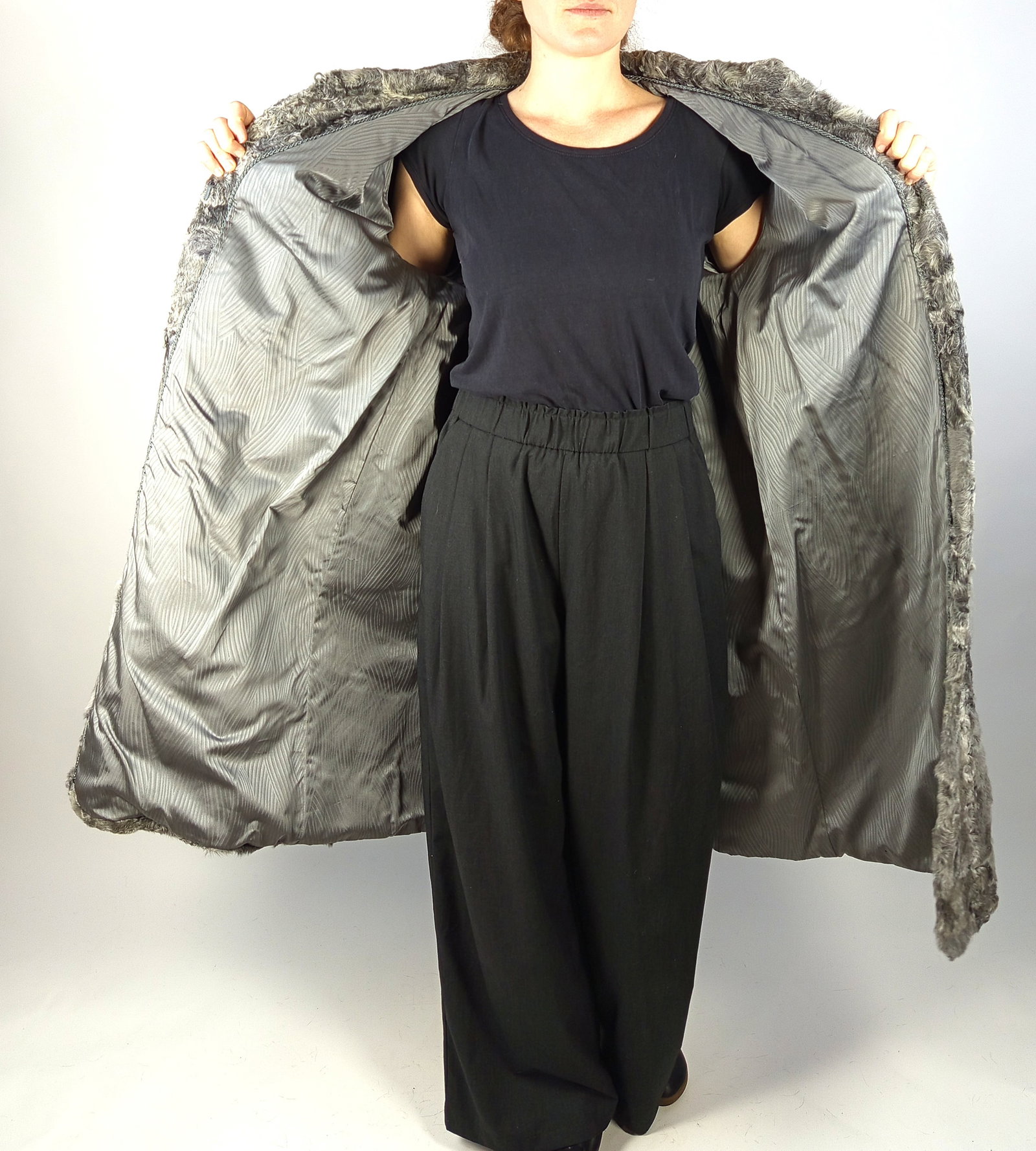 PLATINUM LAMB FUR COAT EU: XL - US:20 - 10