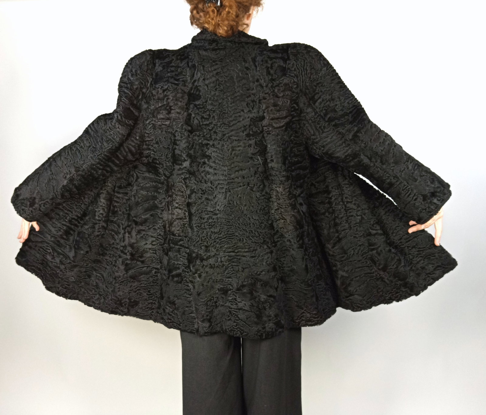 BLACK KARABUL FUR COAT EU: XL - US:20 - 9