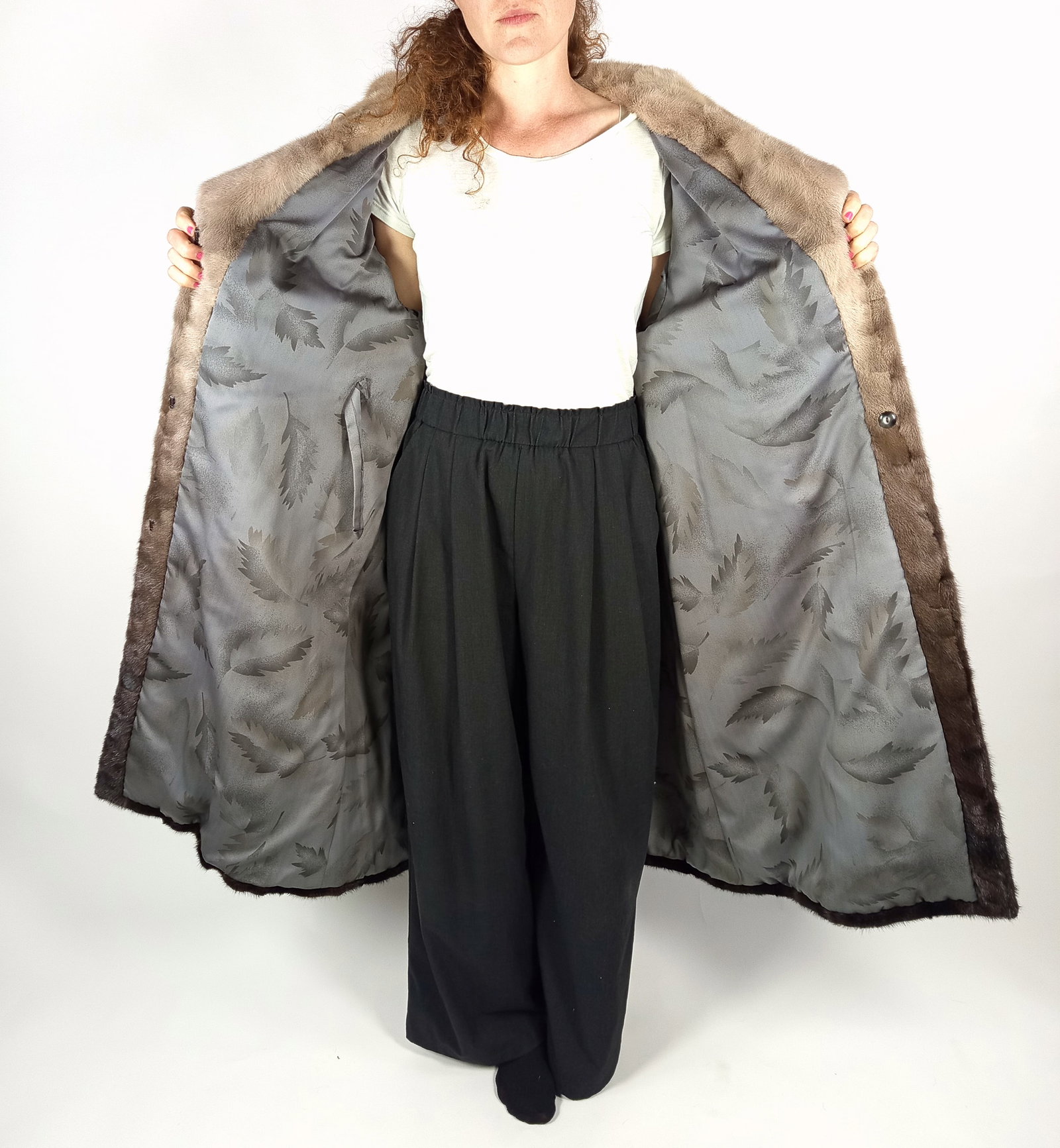 GREY DEGRADE MINK FUR COAT EU: XL ; US: 18 - 8