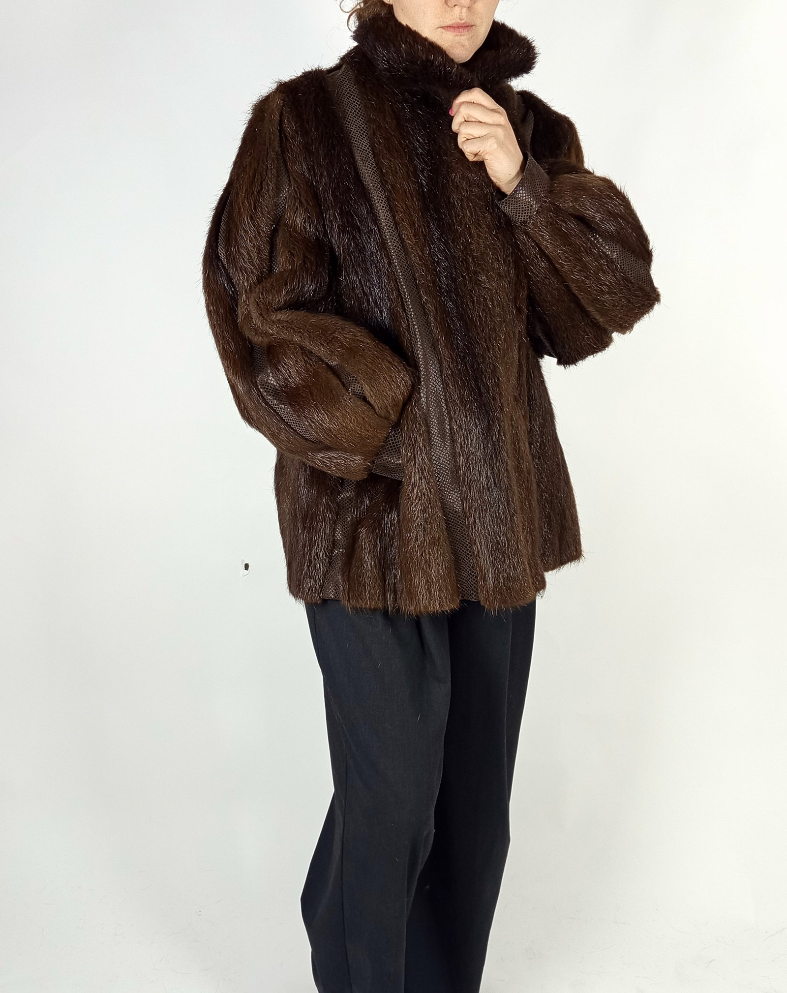 GREY FOX FUR JACKET EU: XS ; US: 2: Title: GREY FOX FUR JACKET EU: XS ; US: 2 Dimensions: Approximate size- EU: XS; US: 2 : Important details: Length: 62cm/24,41in -Shoulders width:42cm/16,54in -Sleeve Length:58cm/22,83in -Bust size ( p