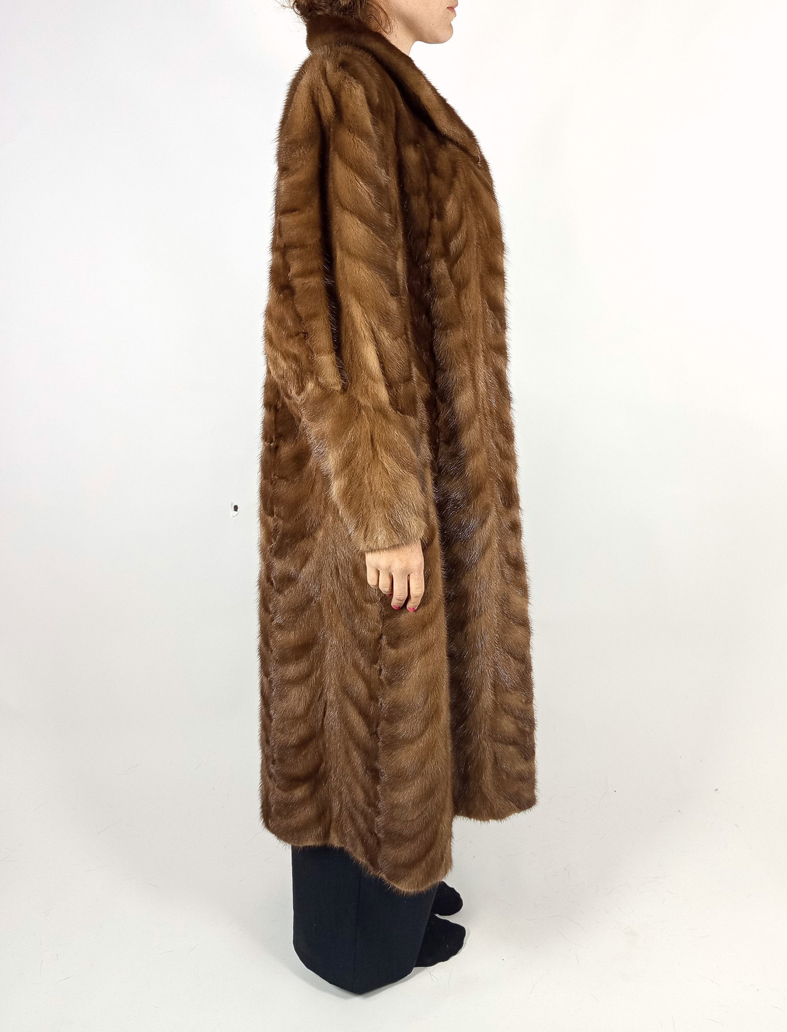 LIGHT BROWN MINK COAT EU: L ; US: 16 - 10
