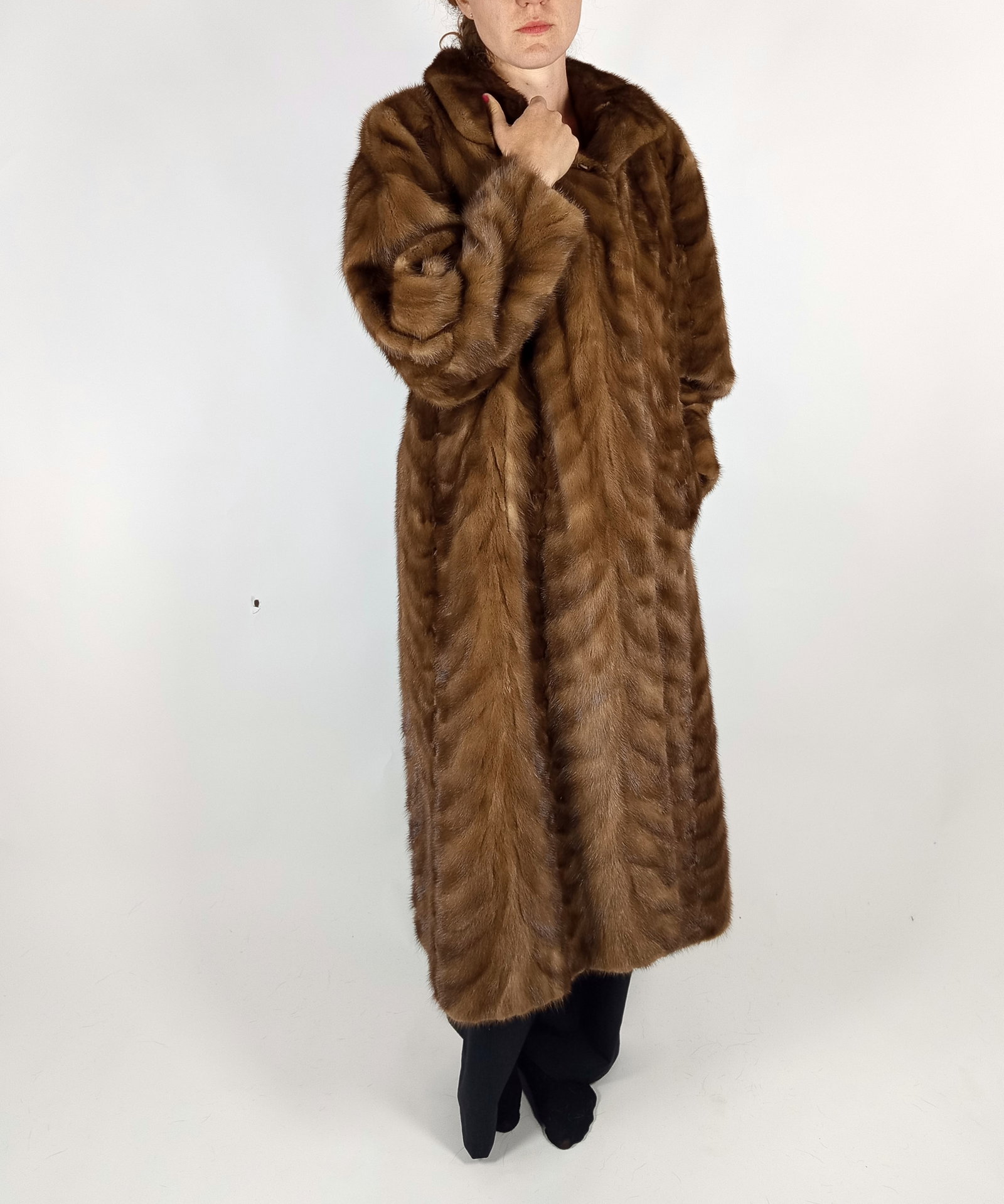LIGHT BROWN MINK COAT EU: L ; US: 16 - 4