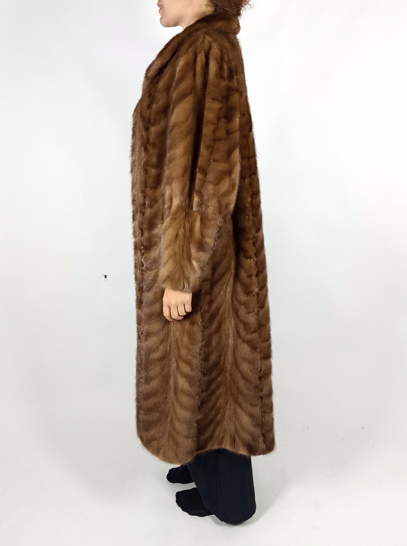 LIGHT BROWN MINK COAT EU: L ; US: 16 - 7