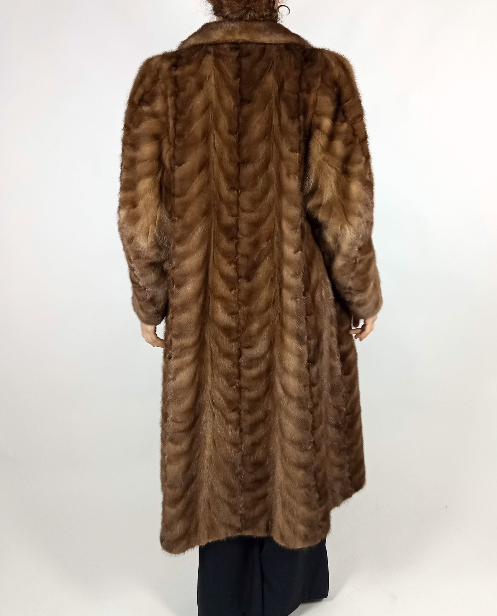 LIGHT BROWN MINK COAT EU: L ; US: 16 - 8