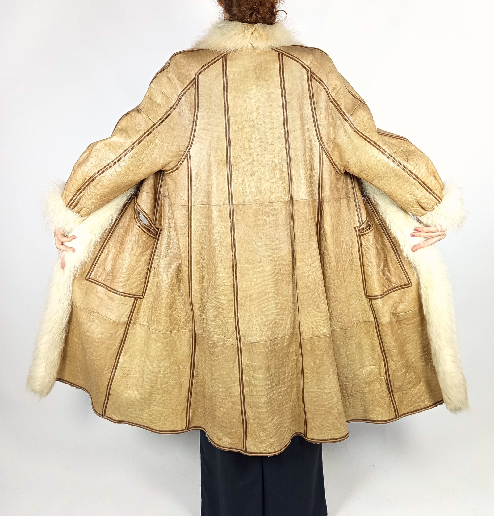 REVERSIBLE GOLDEN LAMB FUR COAT EU: L ; US: 16 - 11
