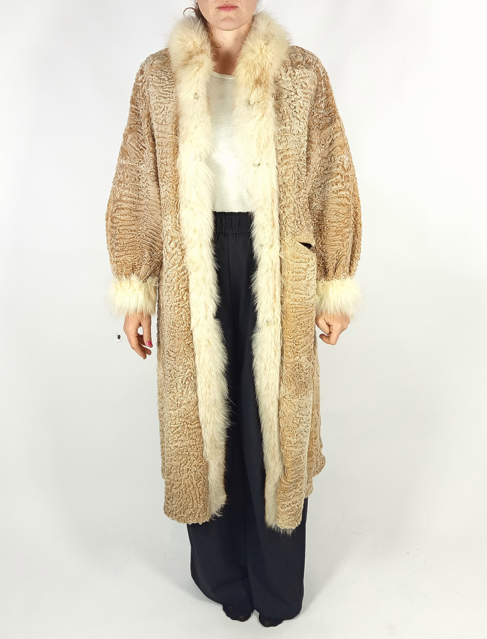 REVERSIBLE GOLDEN LAMB FUR COAT EU: L ; US: 16 - 2
