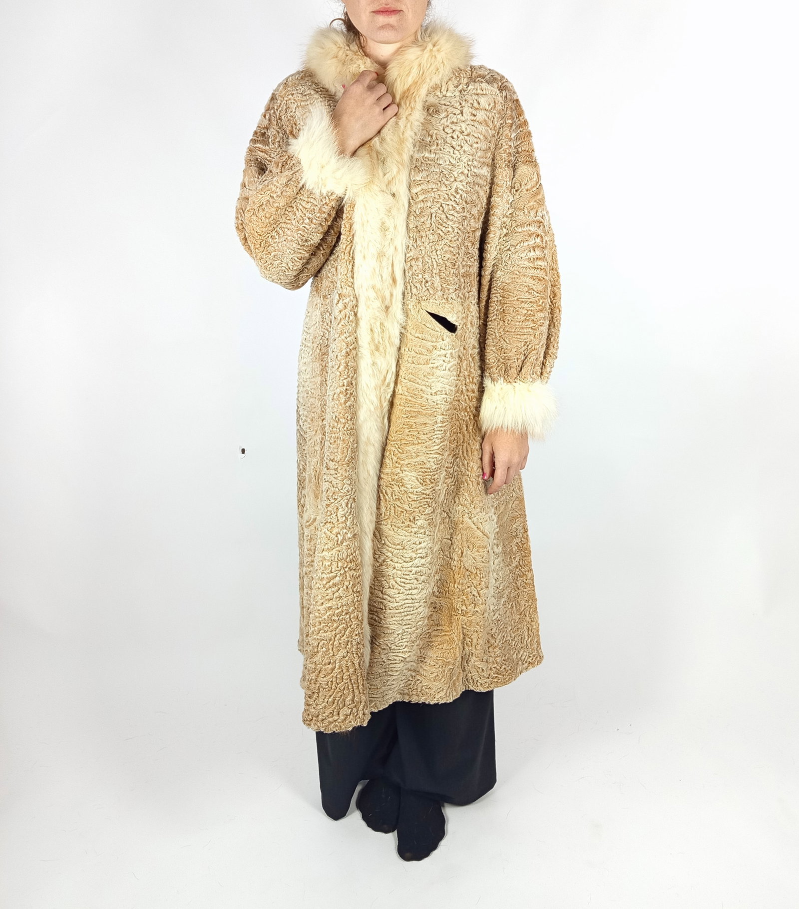 REVERSIBLE GOLDEN LAMB FUR COAT EU: L ; US: 16 - 8