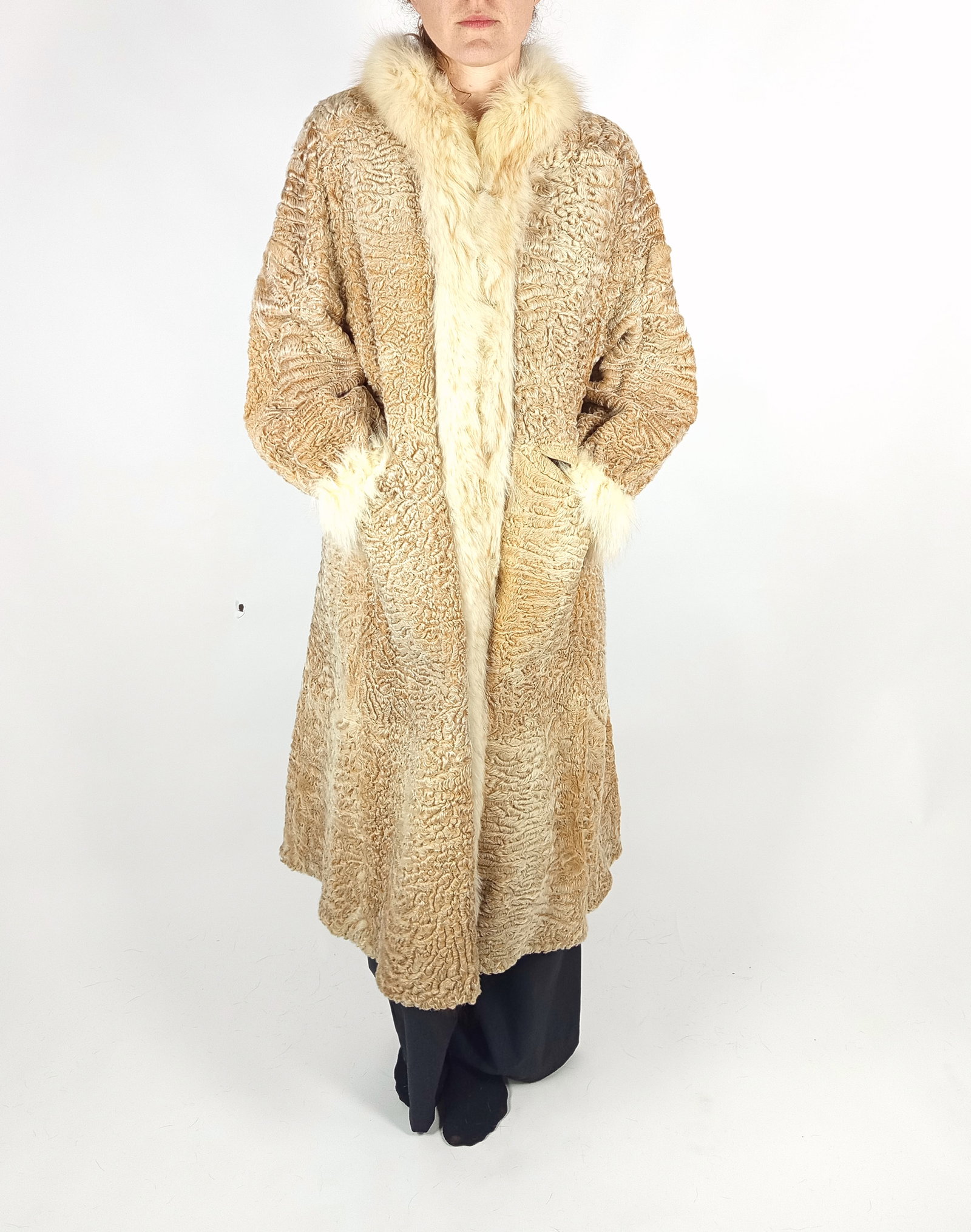 REVERSIBLE GOLDEN LAMB FUR COAT EU: L ; US: 16 - 9