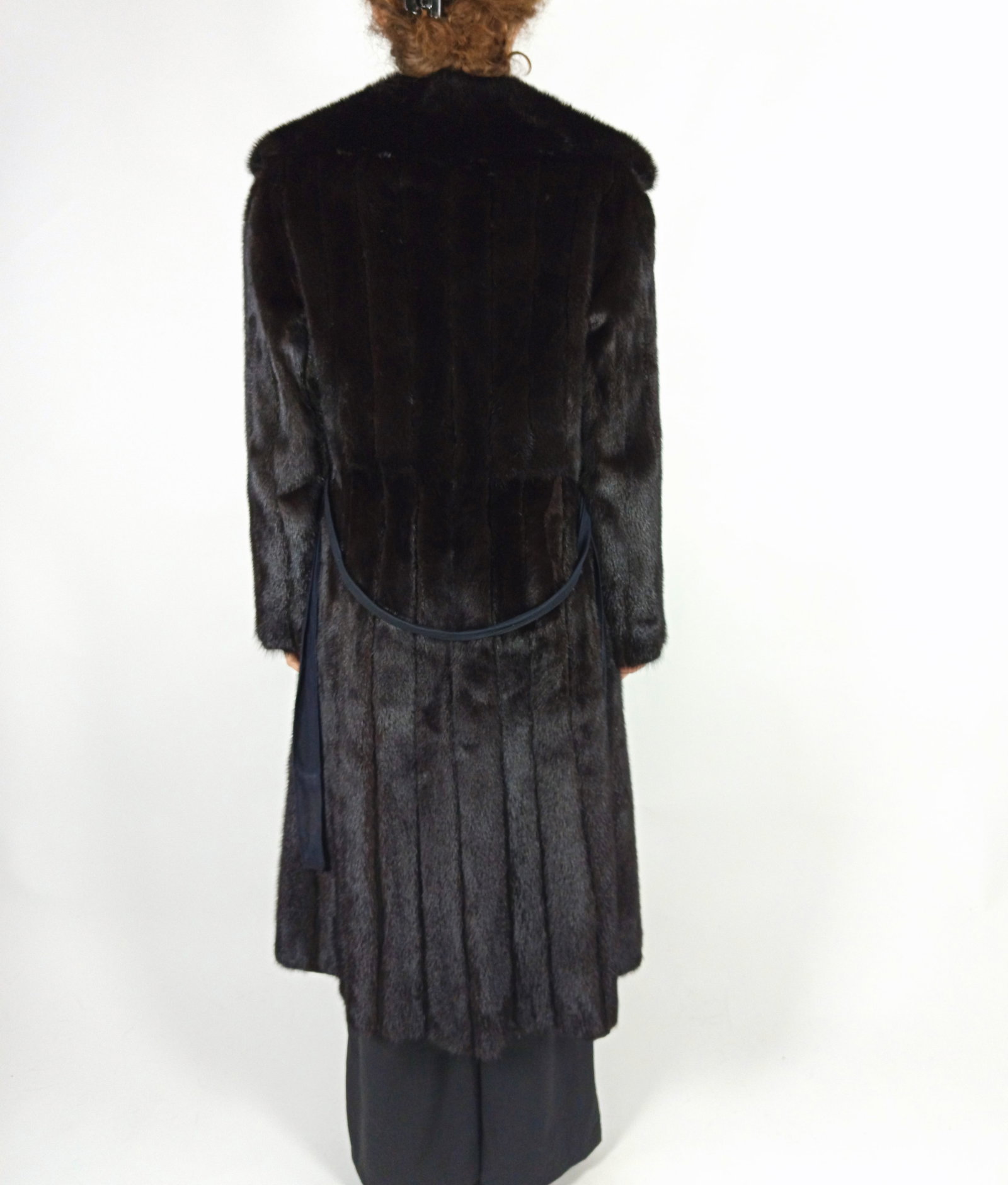 SAGA MAHOGANY MINK FUR COAT EU: L ; US: 16 - 6