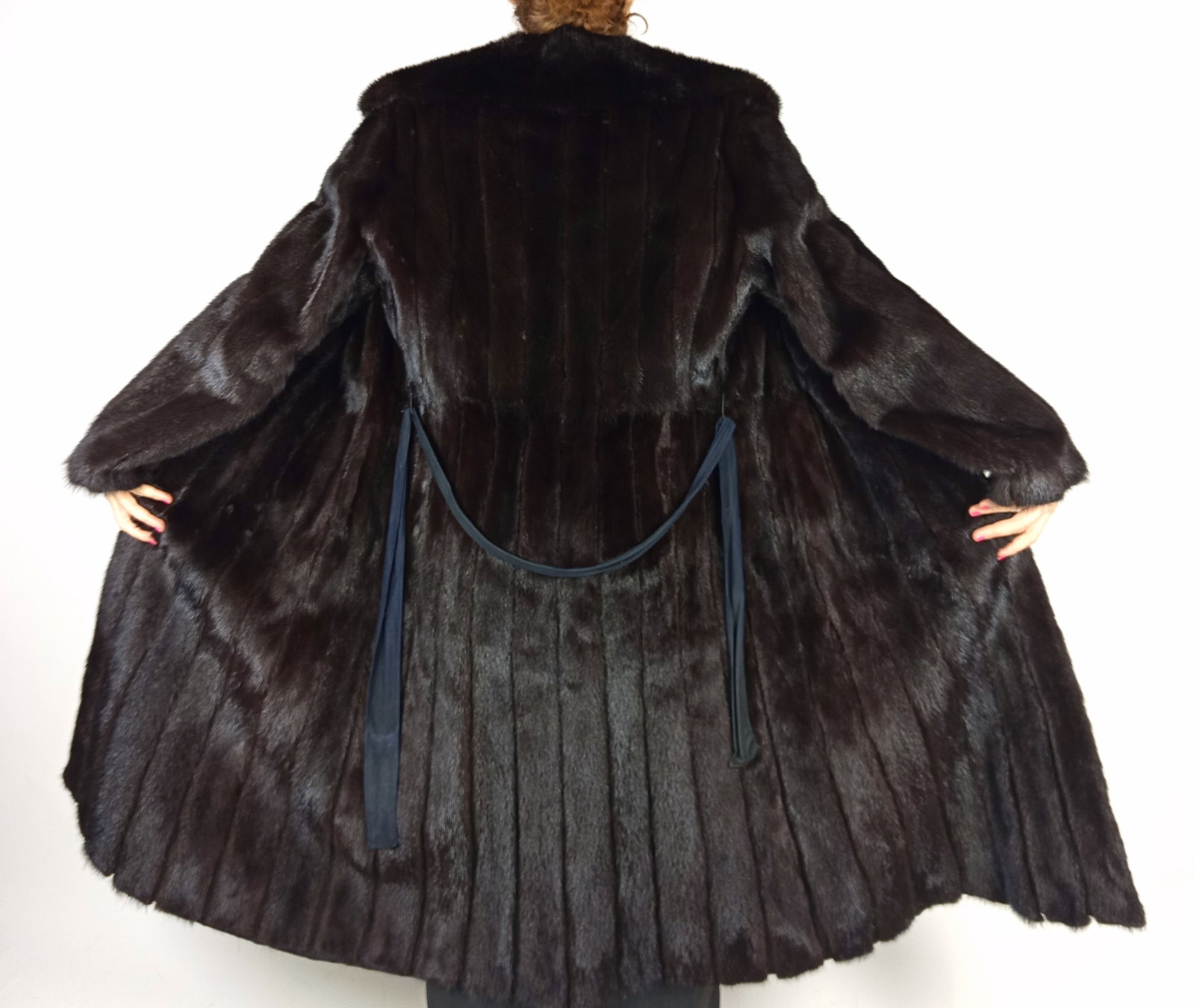 SAGA MAHOGANY MINK FUR COAT EU: L ; US: 16 - 7