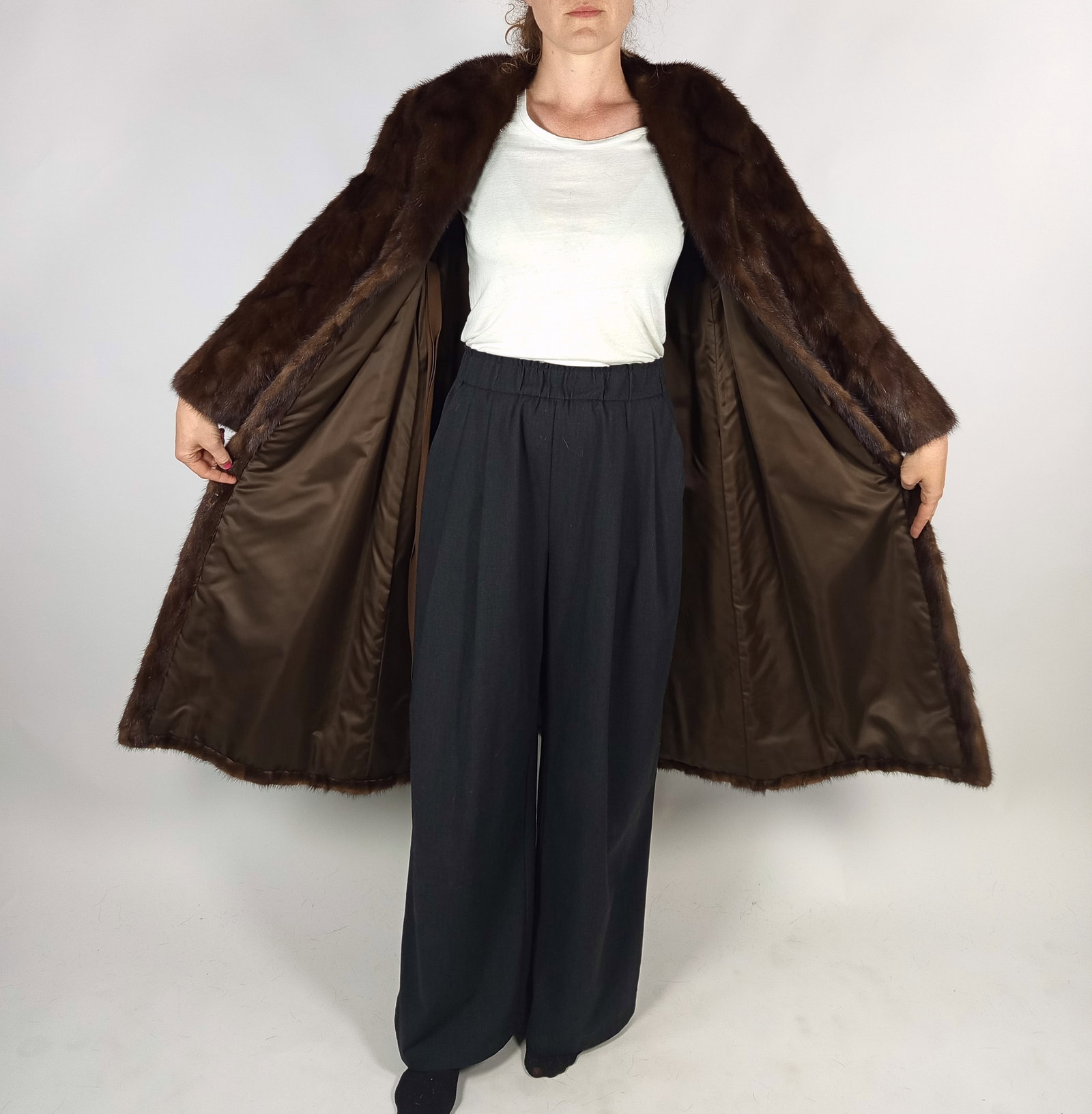 DARK BROWN MINK COAT EU: M ; US: 12 - 7