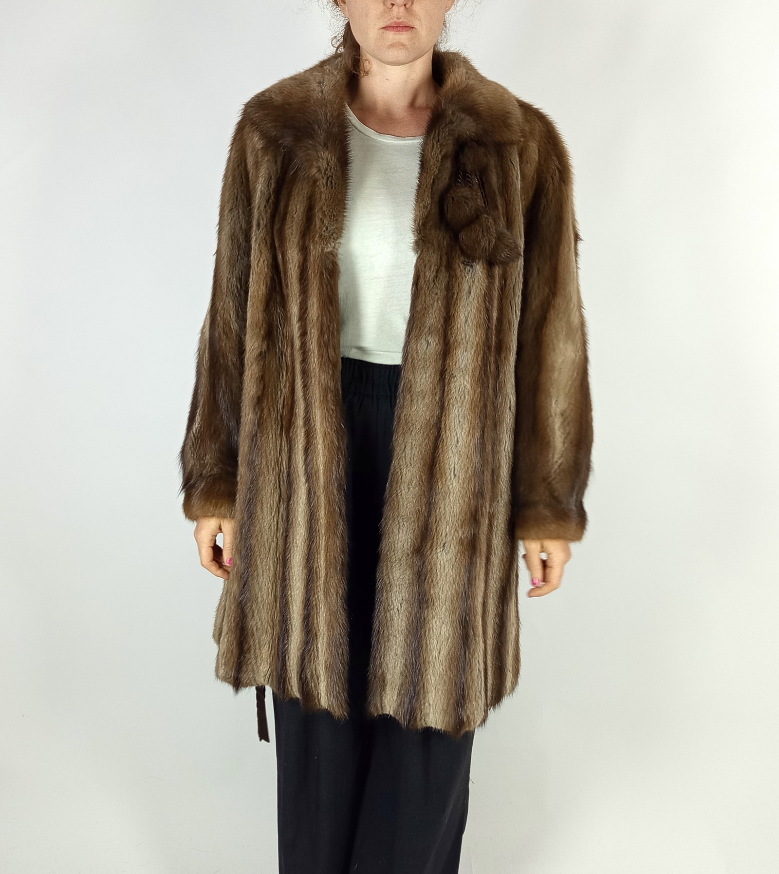 BISAM FUR COAT EU: L ; US: 16 - 2