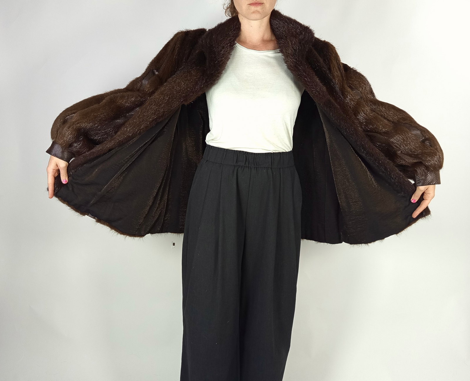 NUTRIA FUR JACKET EU: XL ; US: 20 - 7