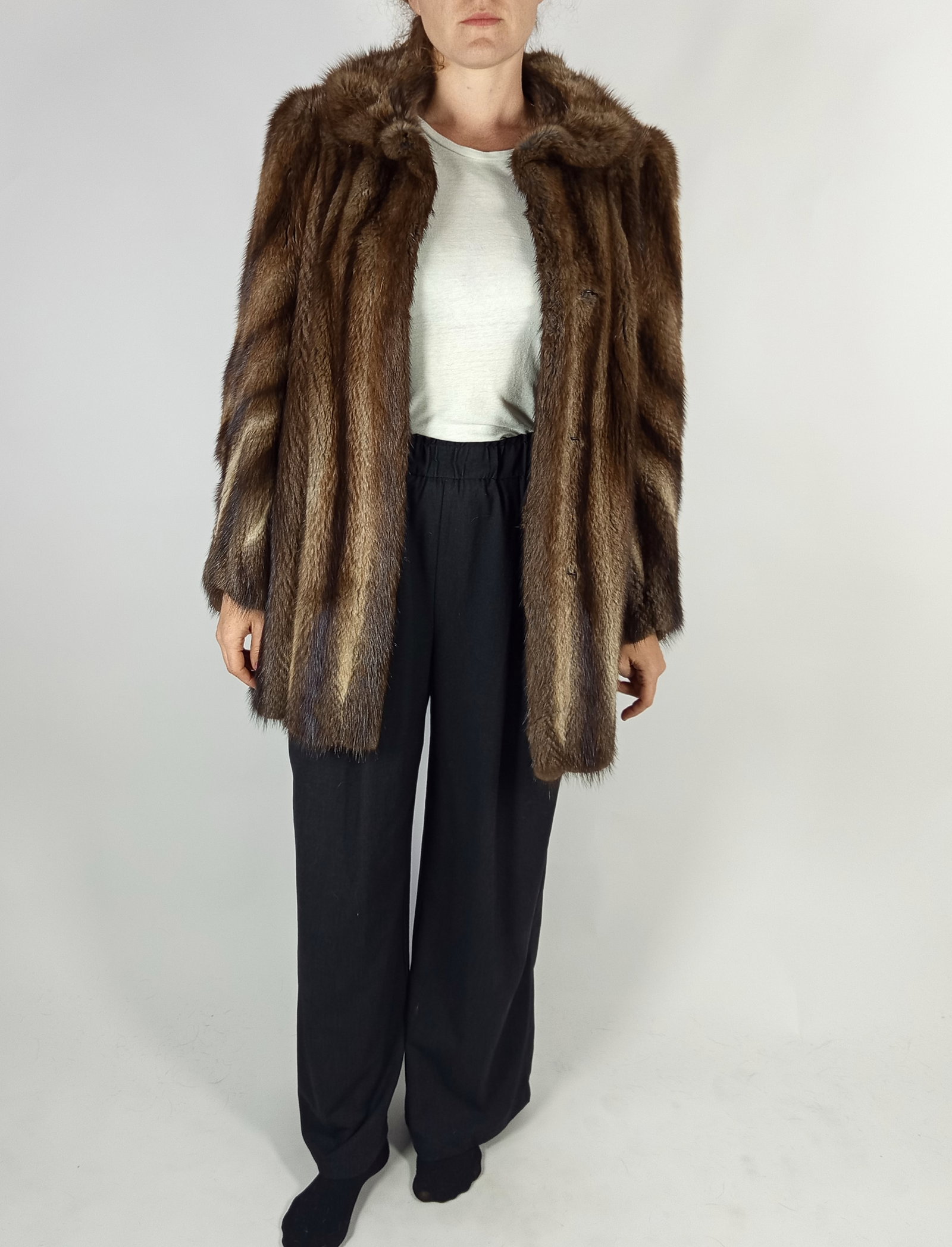 BISAM FUR AJCKET EU: XL ; US: 18 - 6