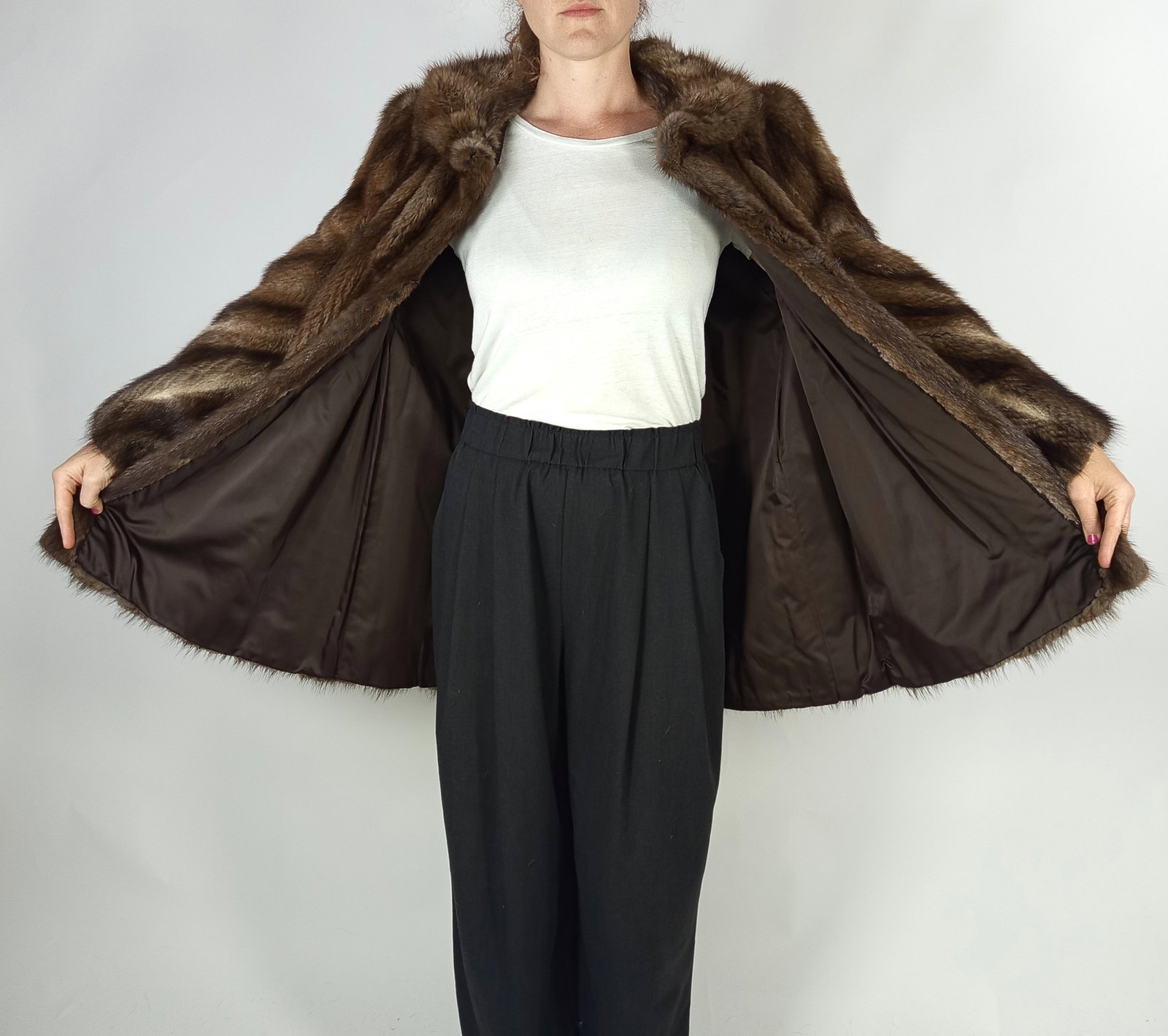 BISAM FUR AJCKET EU: XL ; US: 18 - 7