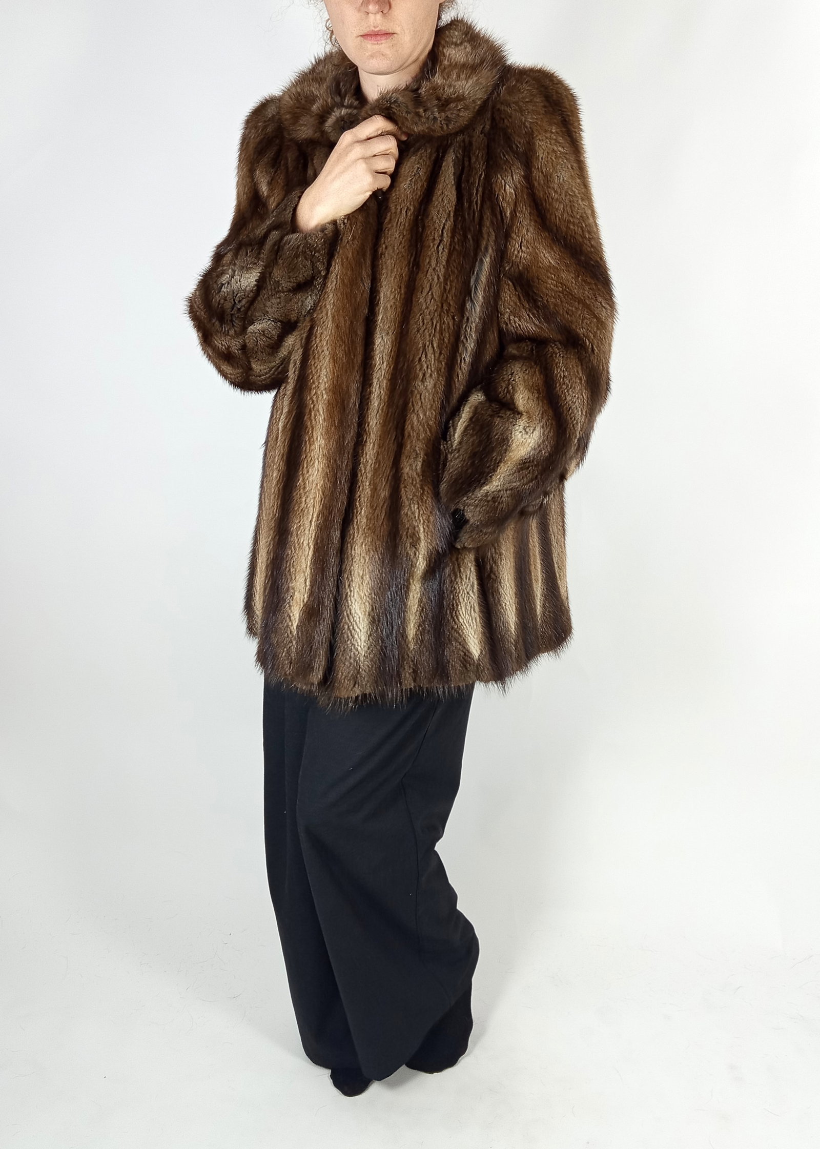 BISAM FUR AJCKET EU: XL ; US: 18 - 9