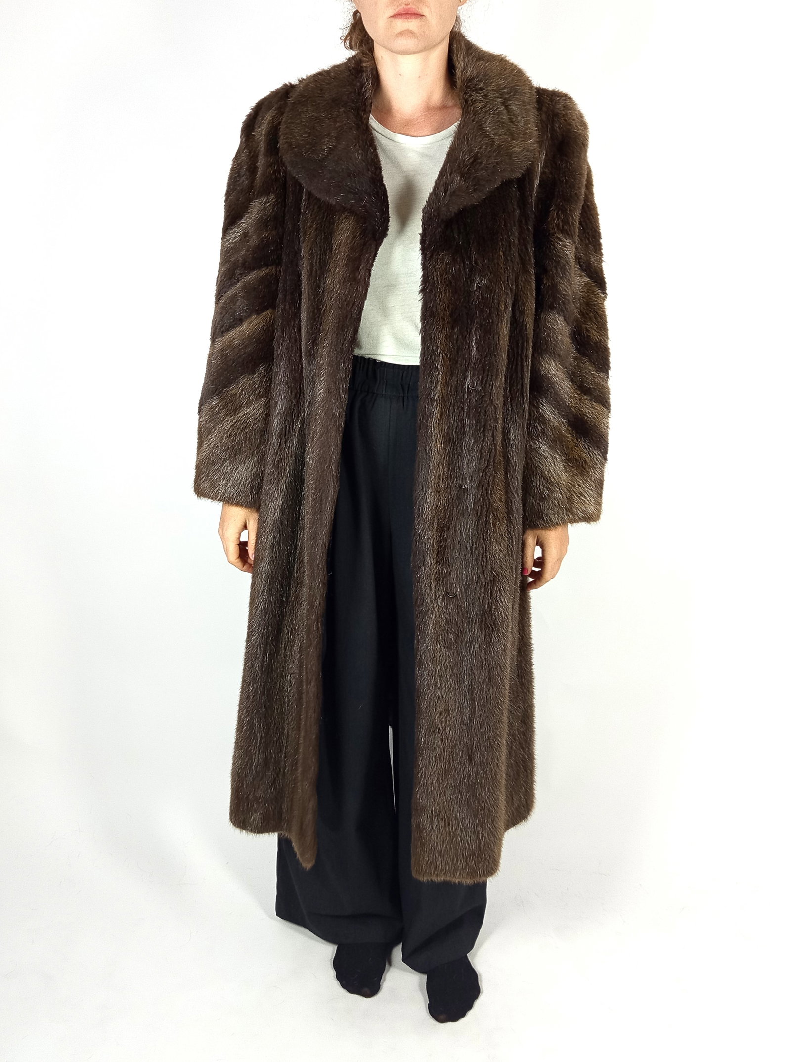 NUTRIA FUR COAT EU: L ; US: 16 - 5