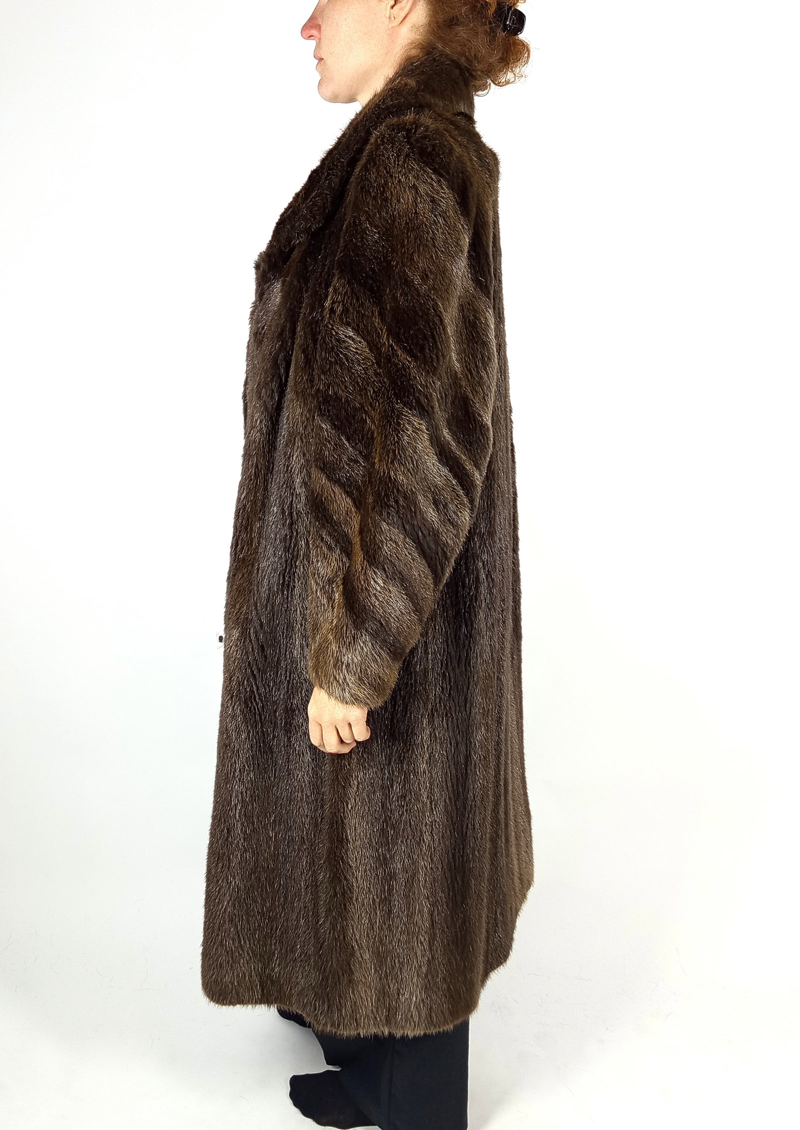 NUTRIA FUR COAT EU: L ; US: 16 - 6