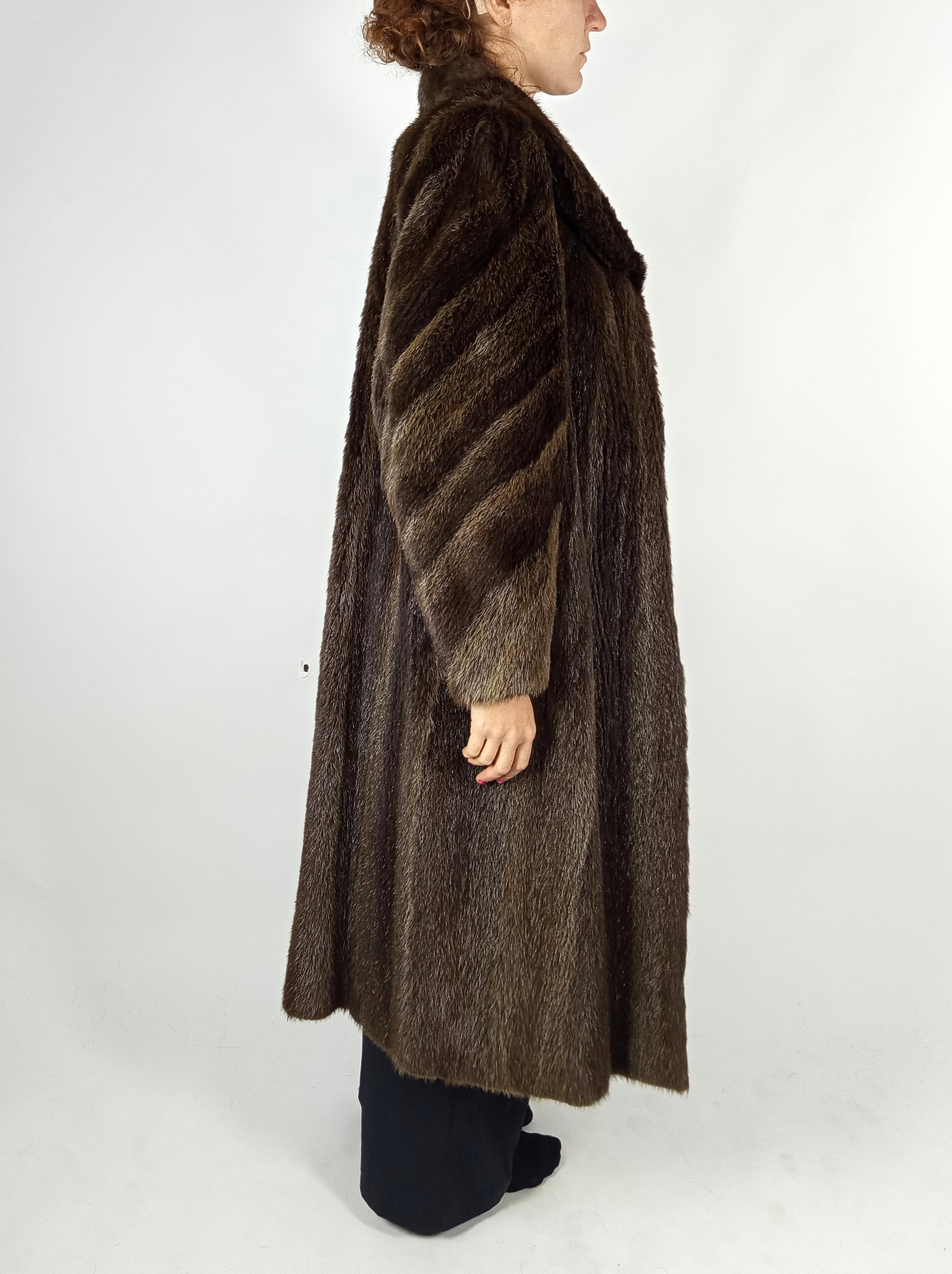 NUTRIA FUR COAT EU: L ; US: 16 - 9