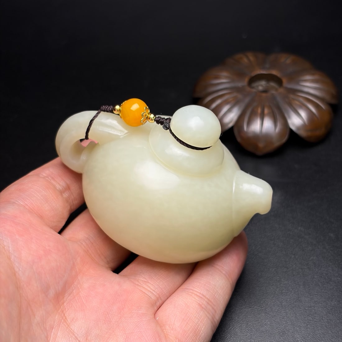 Beautiful Natural Hetian Jade Small Teapot Statue - 9