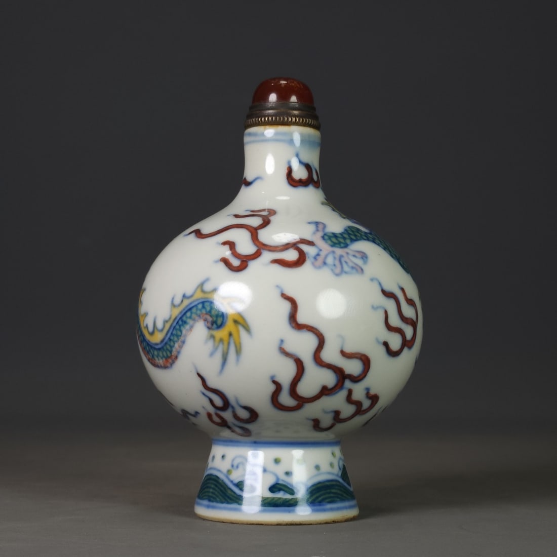 Doucai Porcelain Dragon Design Snuff Bottle - 3