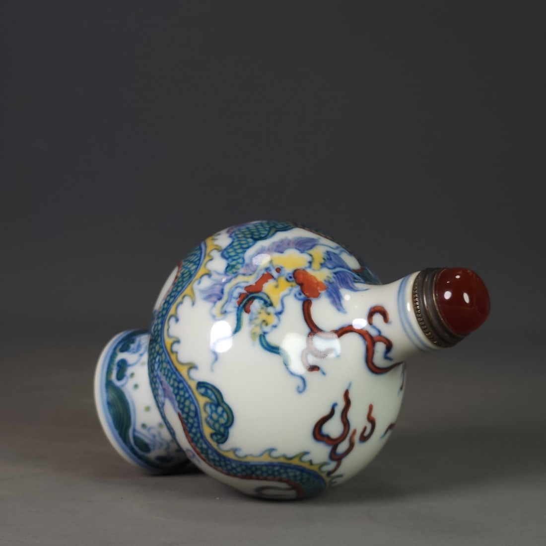 Doucai Porcelain Dragon Design Snuff Bottle - 6