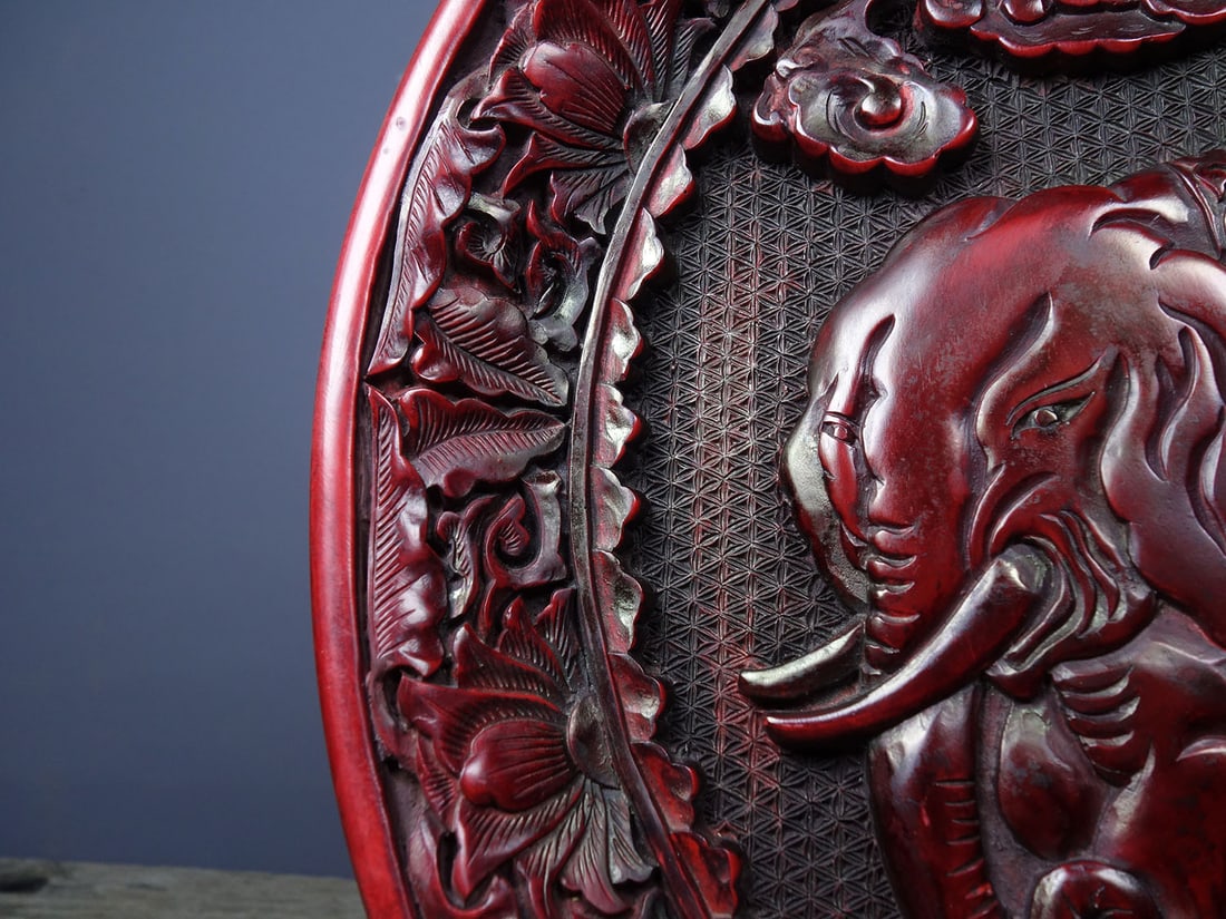 Old Red Lacquerware Carved Elephant Plate - 4