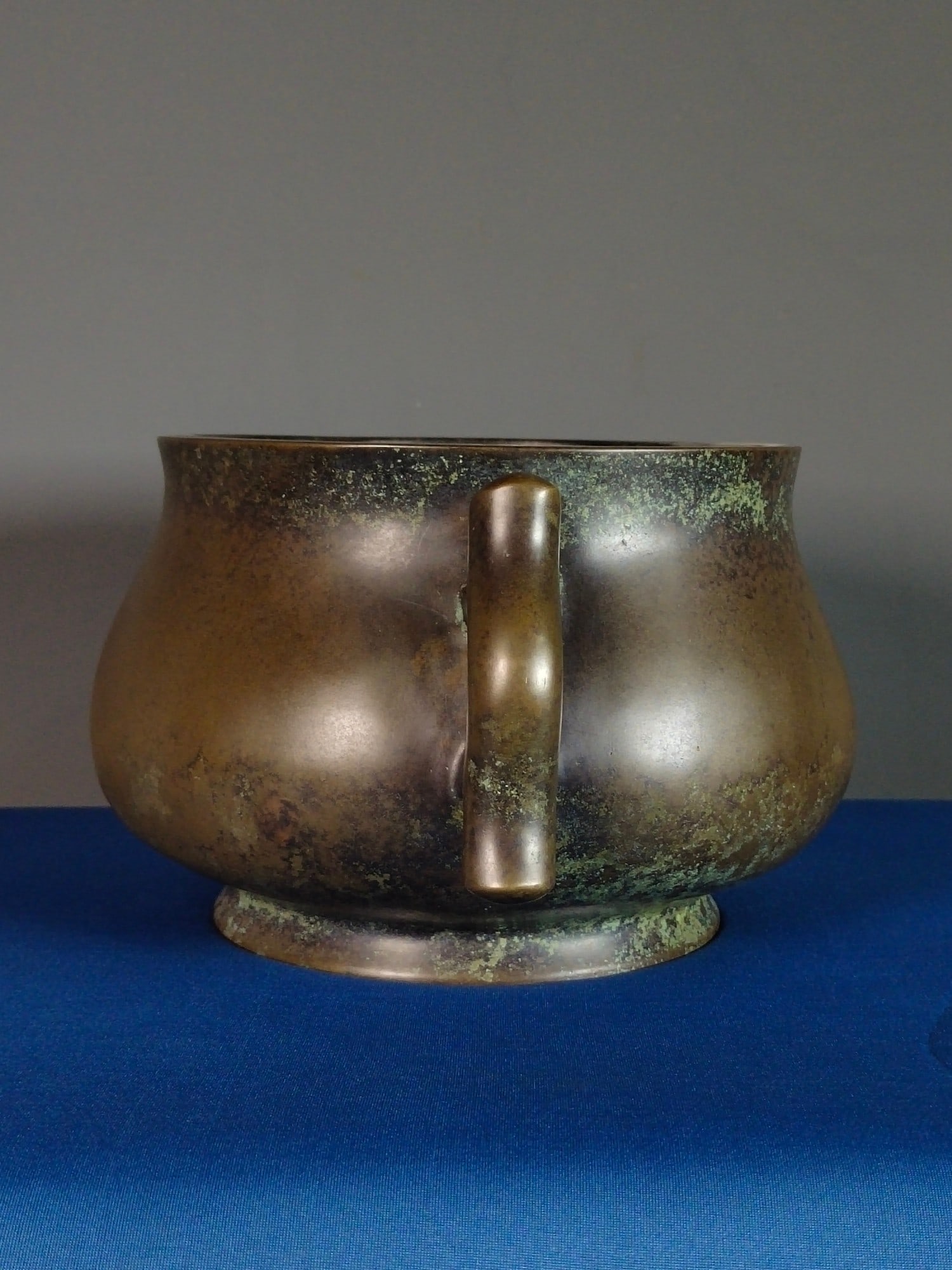 Old Bronze Double Ear Incense Burner - 4